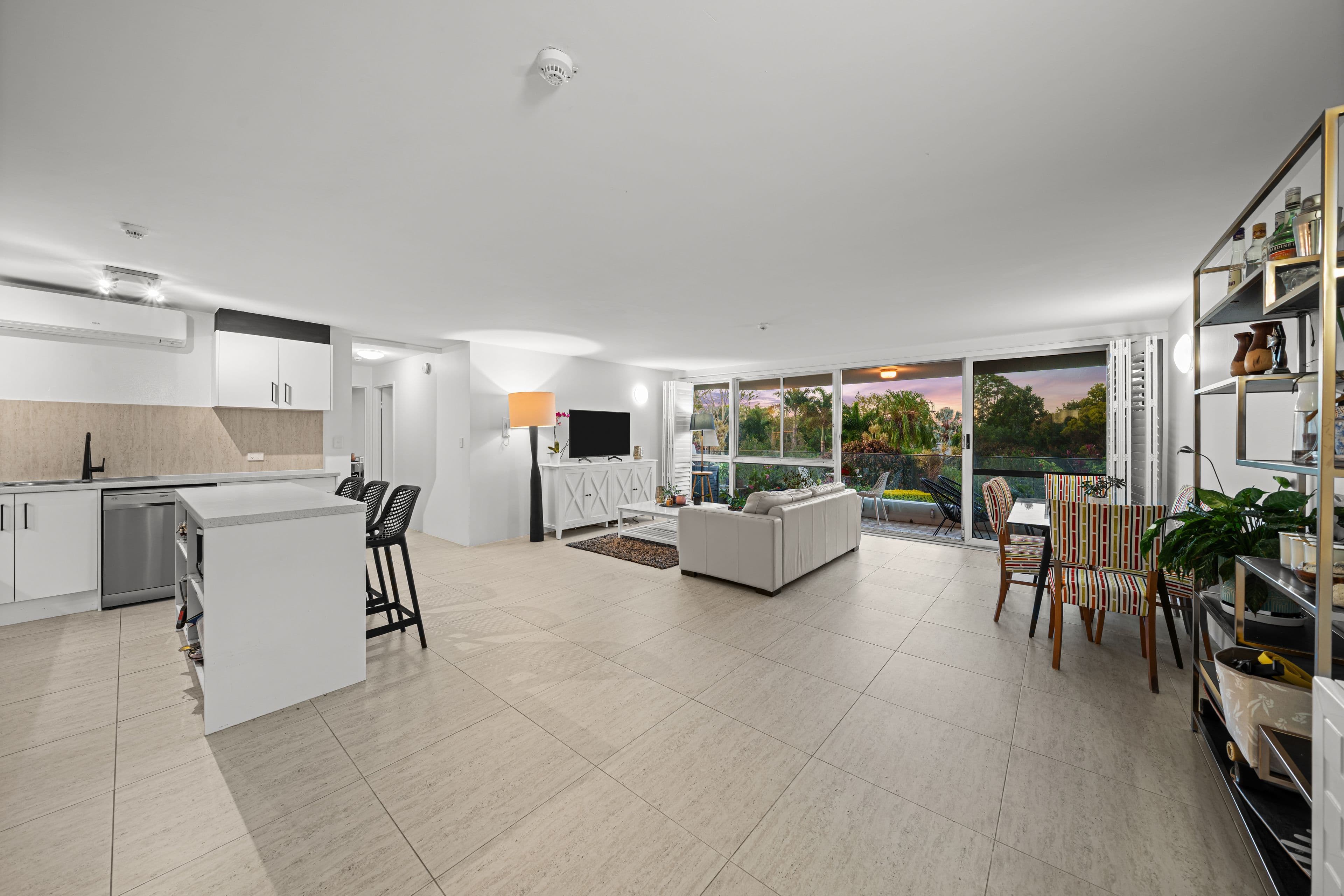 54 Hooker Boulevard, Mermaid Waters QLD 4218, Mermaid Waters - Thumbnail 2