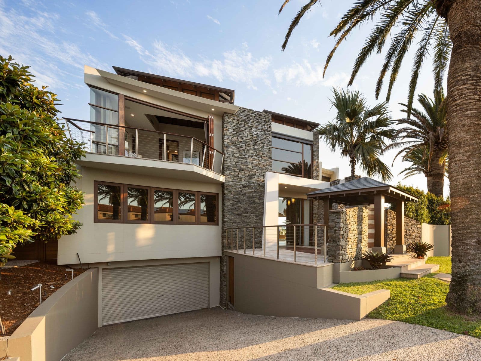 31 The Sovereign Mile, Paradise Point - Thumbnail 2
