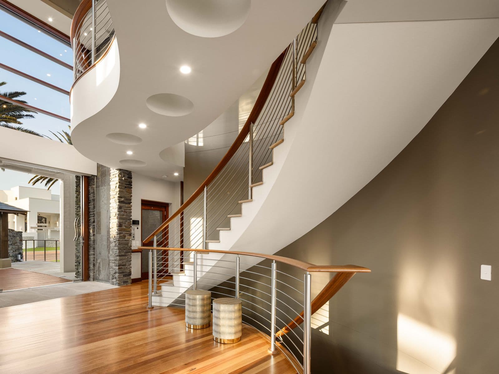 31 The Sovereign Mile, Paradise Point - Thumbnail 4