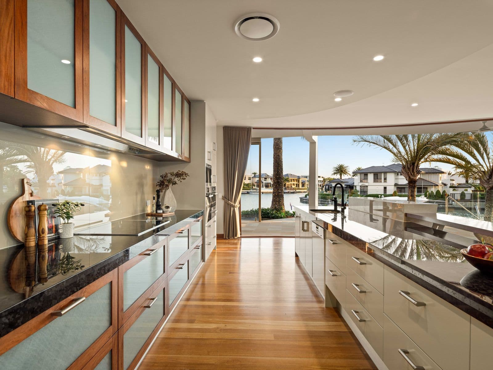 31 The Sovereign Mile, Paradise Point - Thumbnail 8