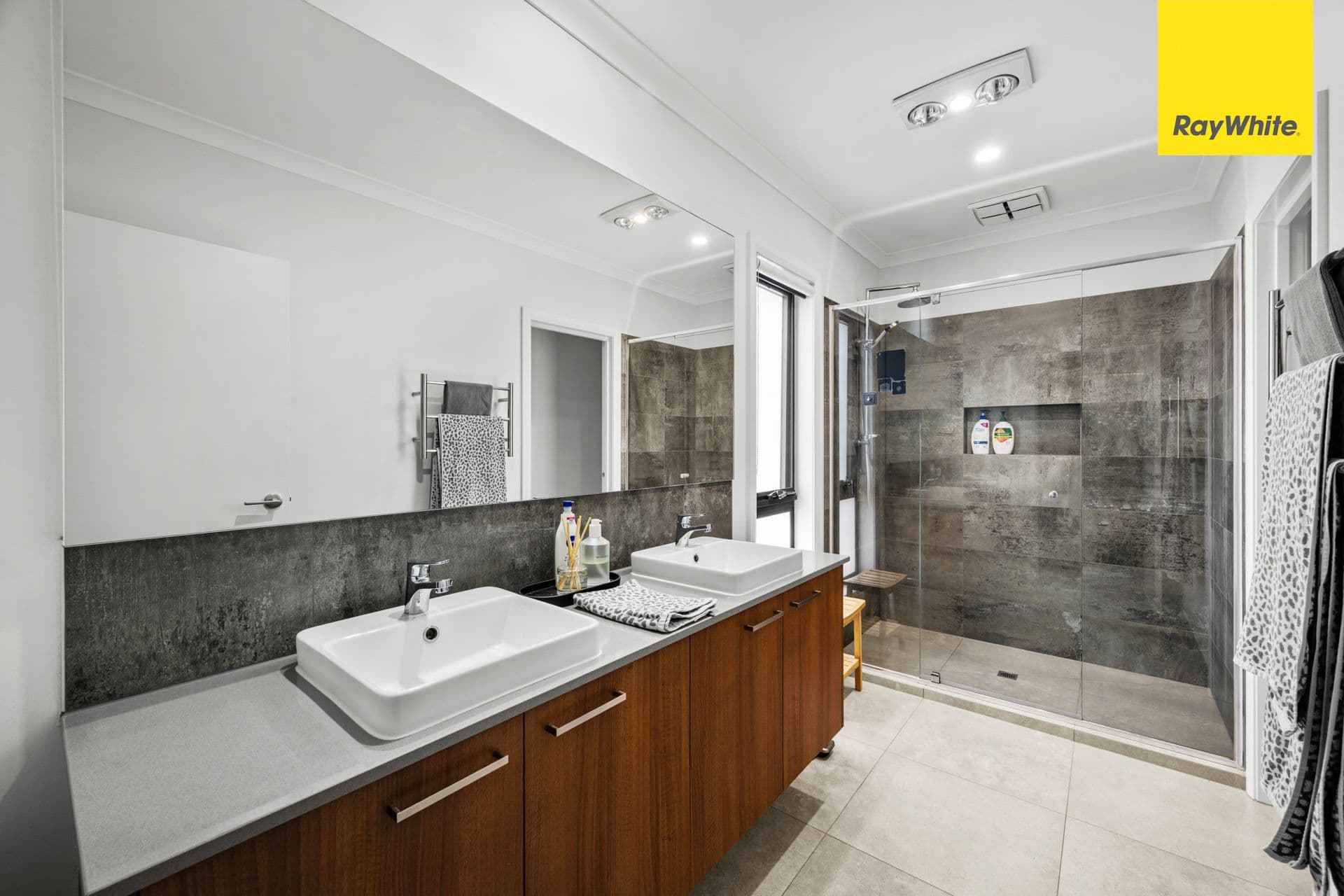 11 Tamboritha Boulevard, WEIR VIEWS VIC 3338, Weir Views - Thumbnail 2