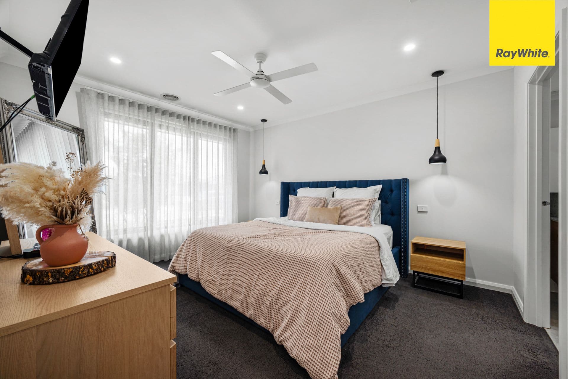 11 Tamboritha Boulevard, WEIR VIEWS VIC 3338, Weir Views - Thumbnail 3