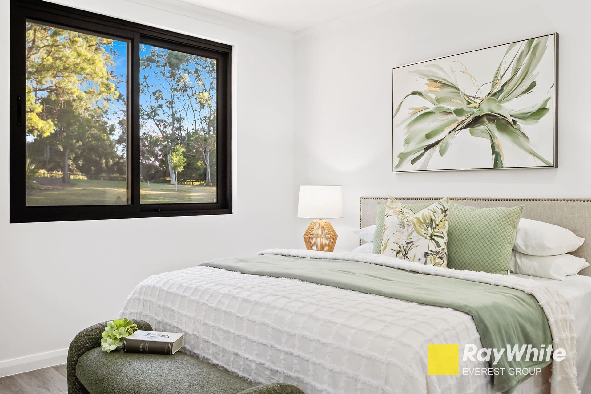 76 Yates Avenue, Dundas Valley - Thumbnail 3