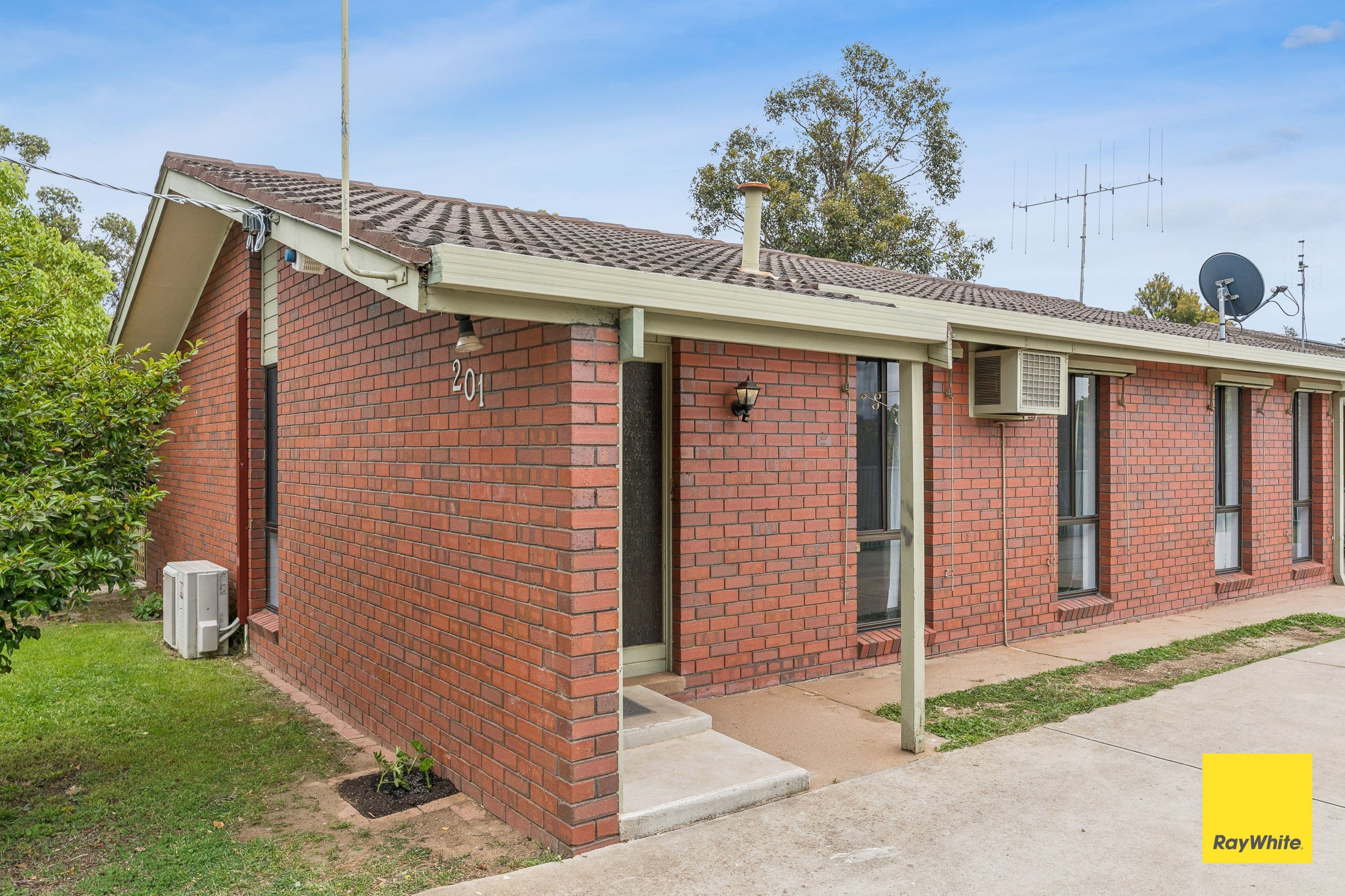 201 St Aidans Road, Kennington VIC 3550, Kennington - Image 1