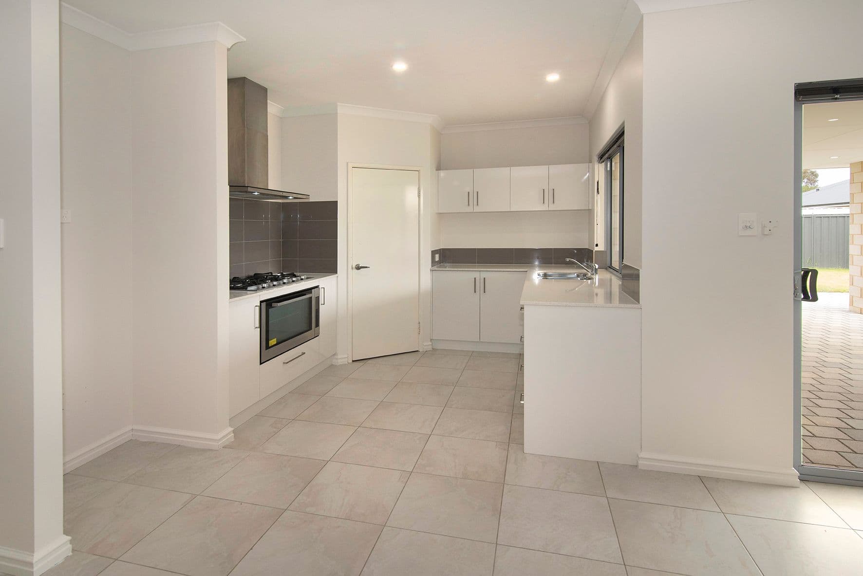 10 Dalemoor Way, West Busselton WA 6280, West Busselton - Thumbnail 3