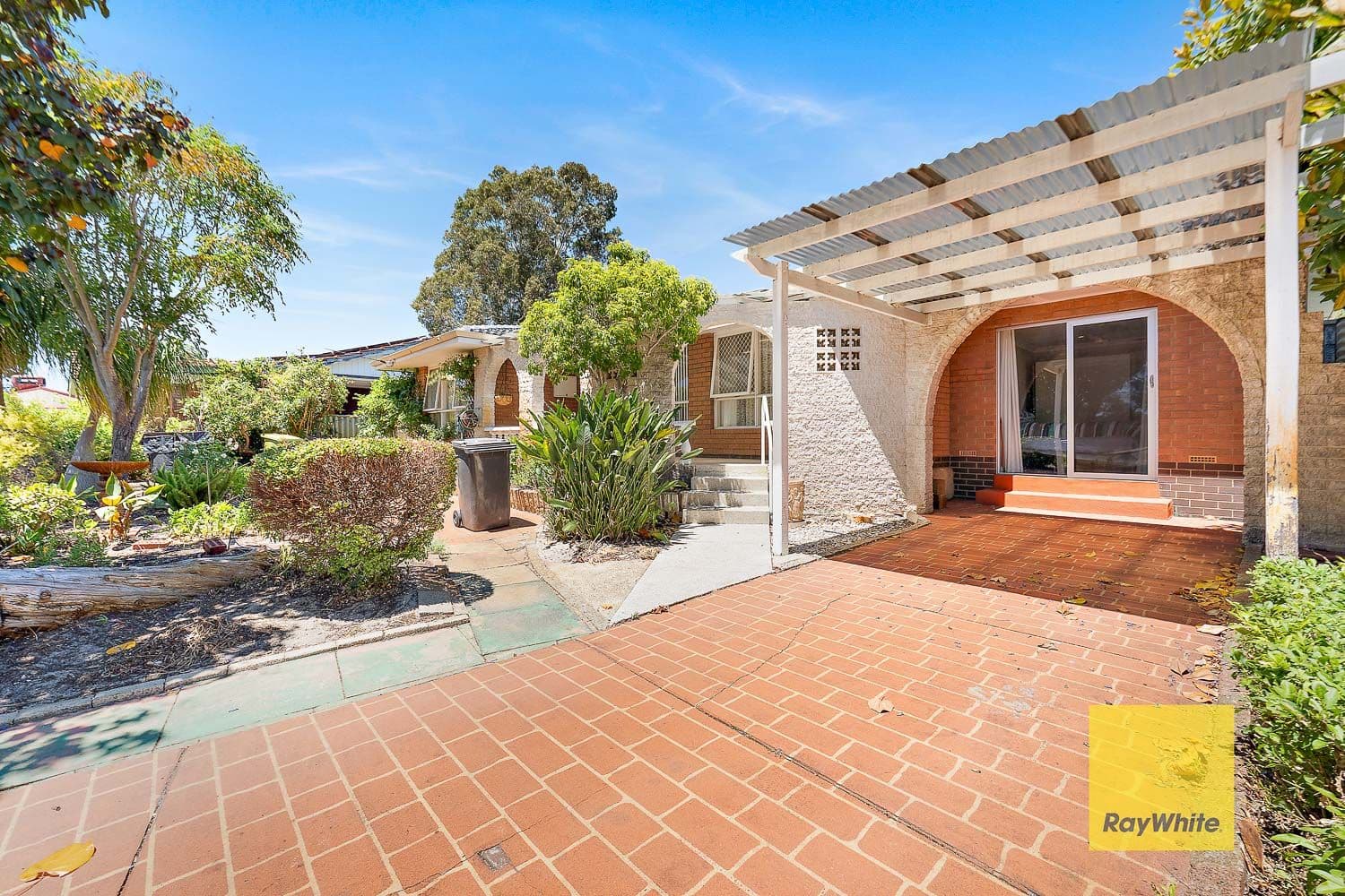 6 Charlton Place, Thornlie WA 6108, Thornlie - Image 1