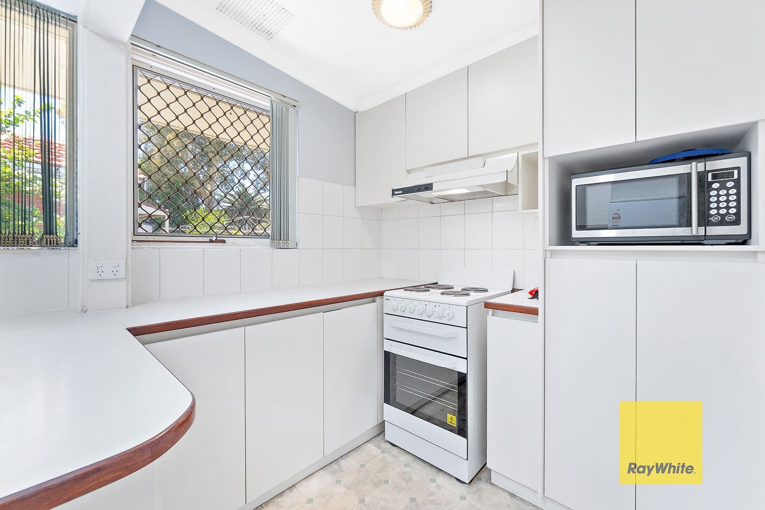 6 Charlton Place, Thornlie WA 6108, Thornlie - Thumbnail 3