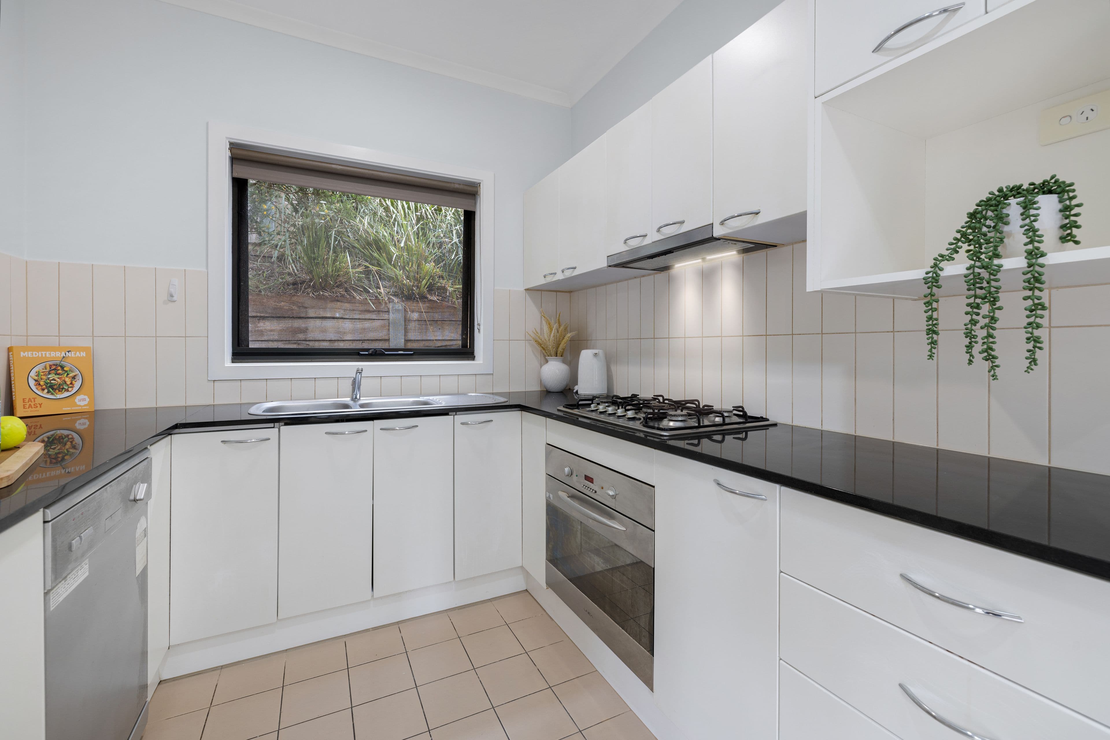 40 Highclere Avenue, Mount Waverley VIC 3149, Mount Waverley - Thumbnail 5