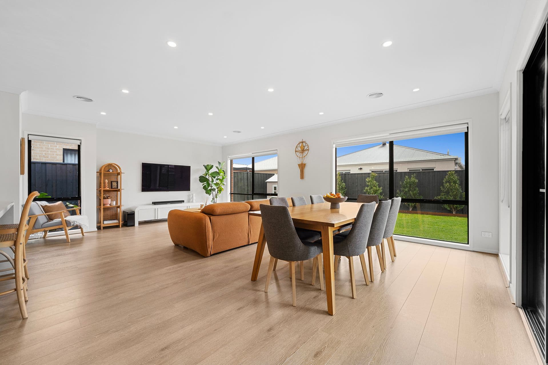 195 Brookwater Parade, Lyndhurst VIC 3975, Lyndhurst - Thumbnail 8
