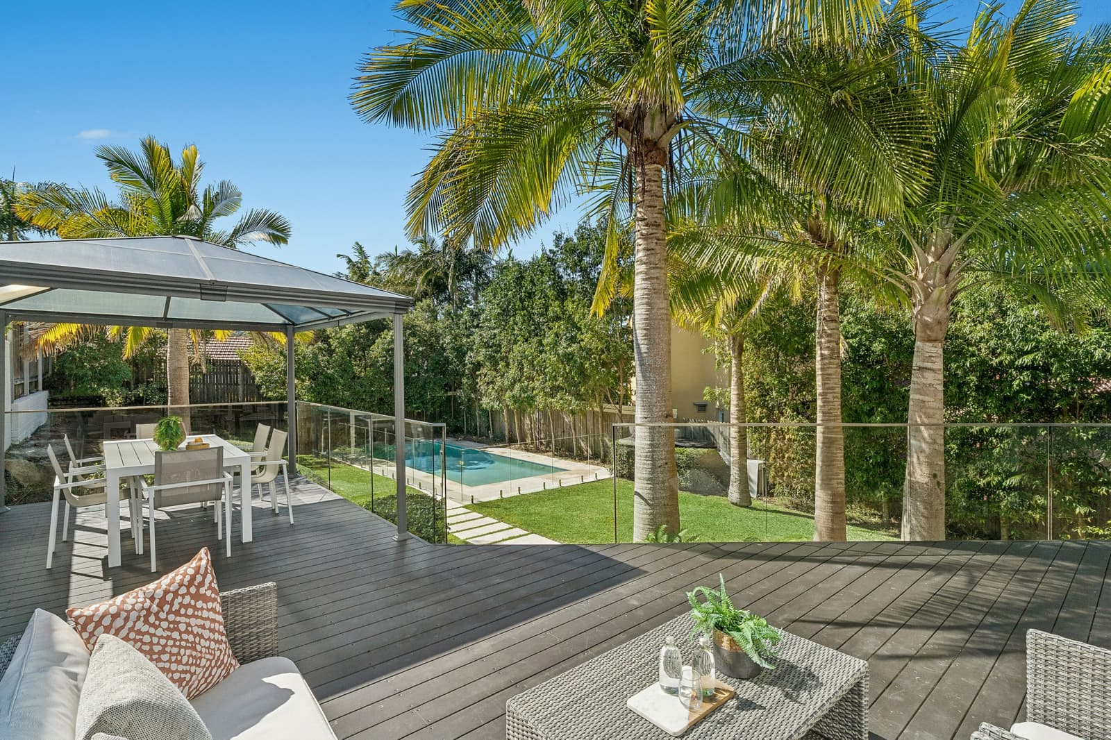 37 Sugarloaf Crescent,Castlecrag, Castlecrag - Thumbnail 2