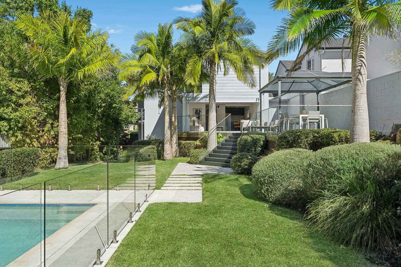 37 Sugarloaf Crescent,Castlecrag, Castlecrag - Thumbnail 3