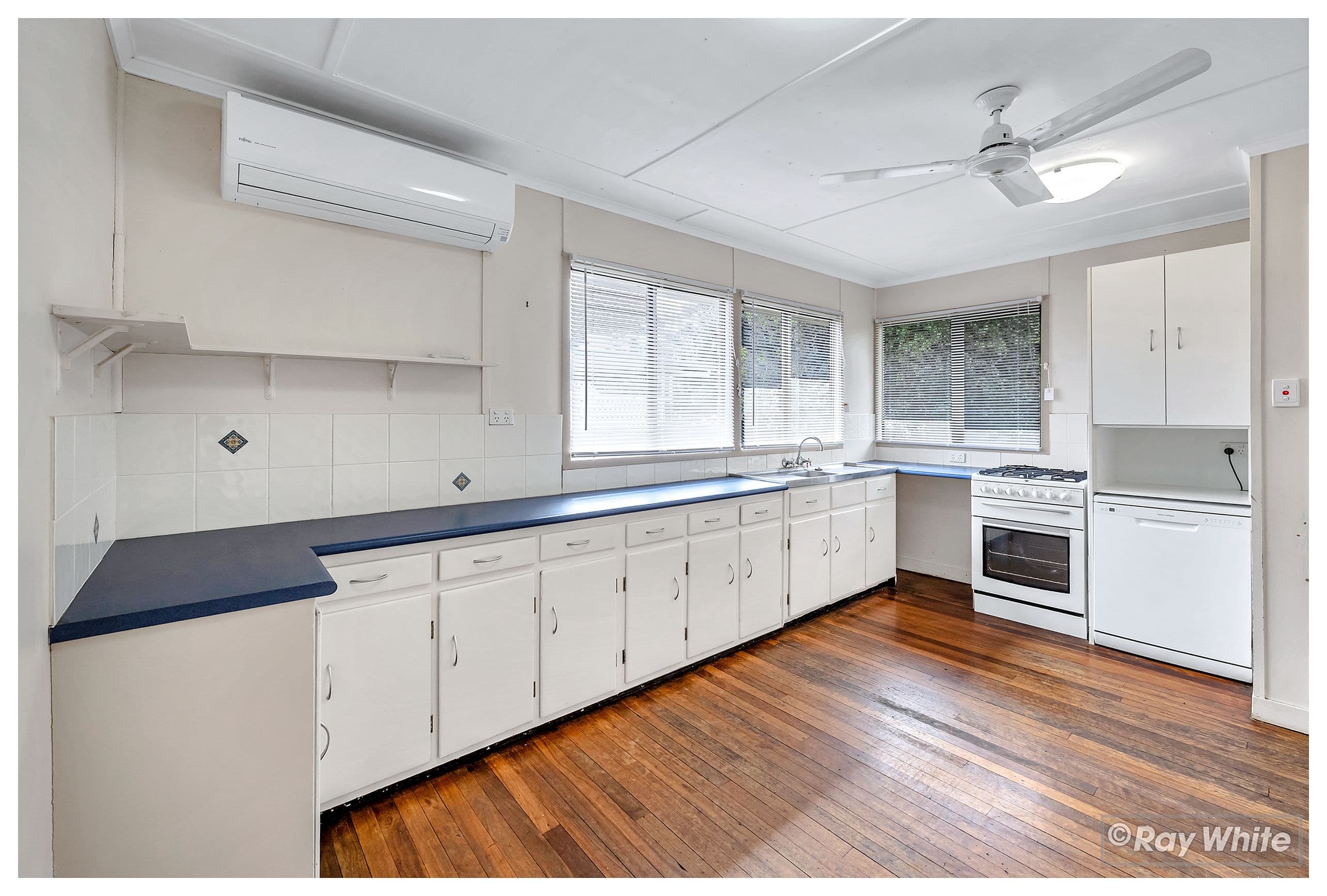10 Harrup Street, West Rockhampton QLD 4700, West Rockhampton - Thumbnail 2