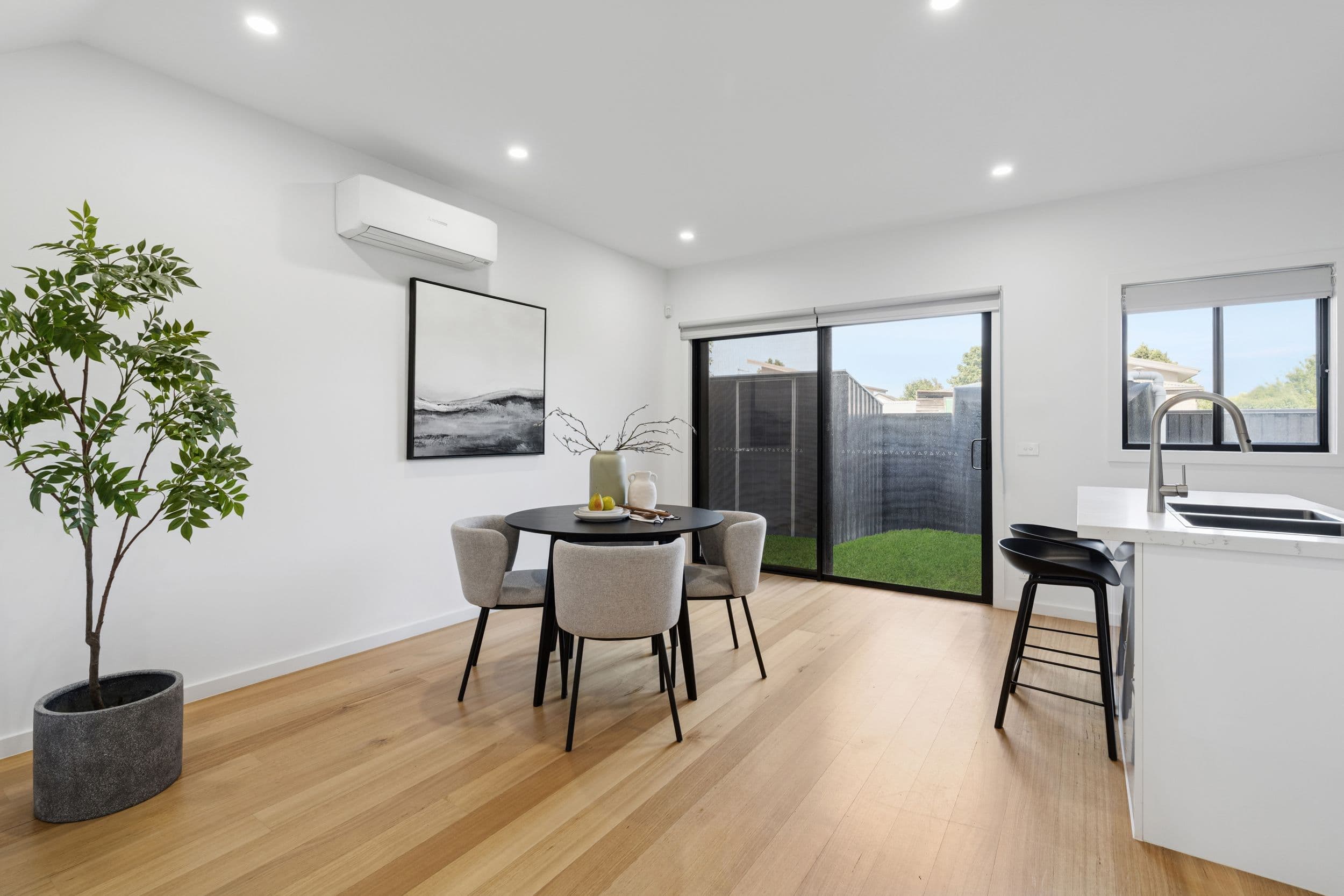 165 Rathcown Road, Reservoir VIC 3073, Reservoir - Thumbnail 6