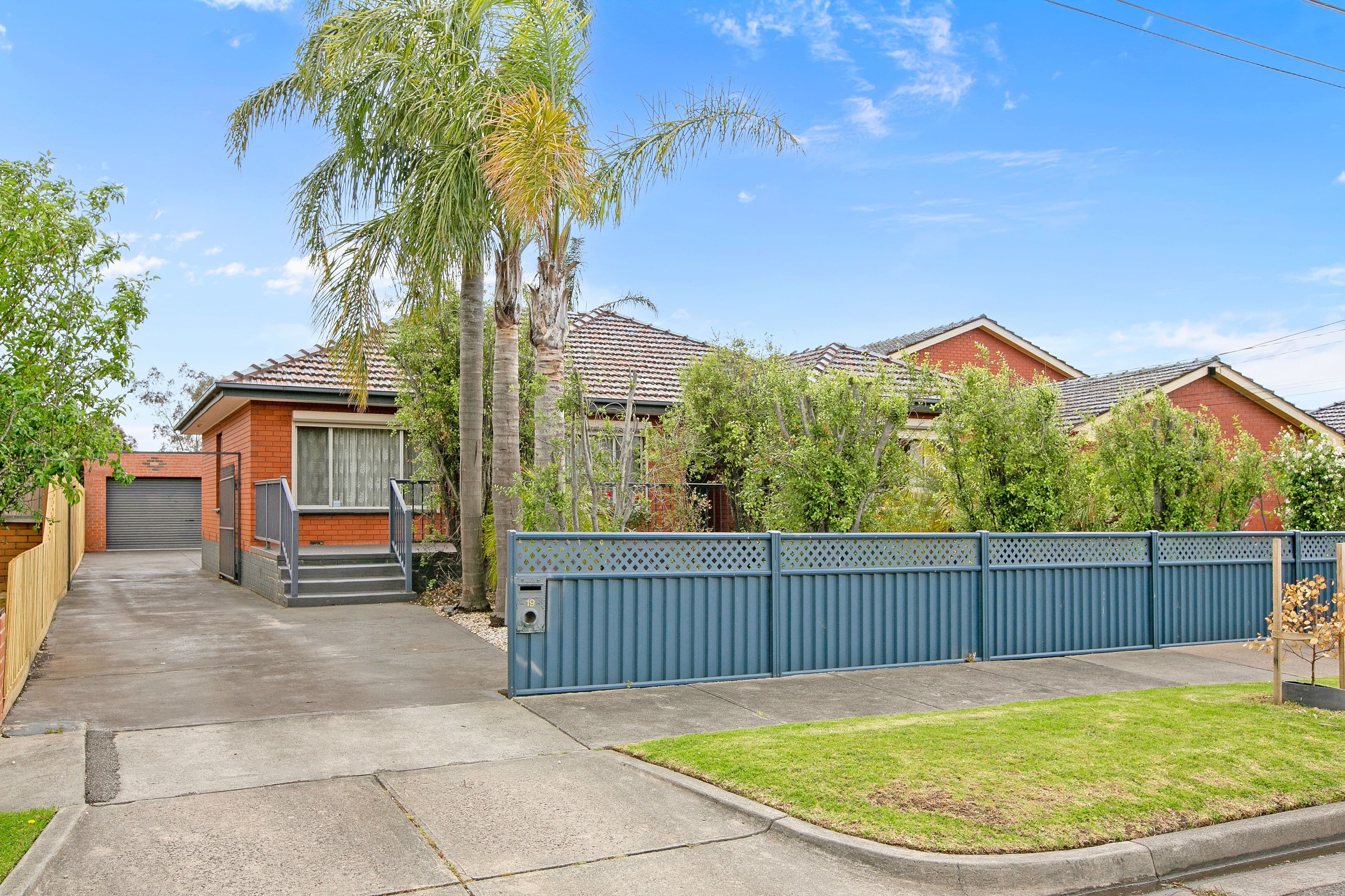 19 Keely Street, Reservoir VIC 3073, Reservoir - Thumbnail 2