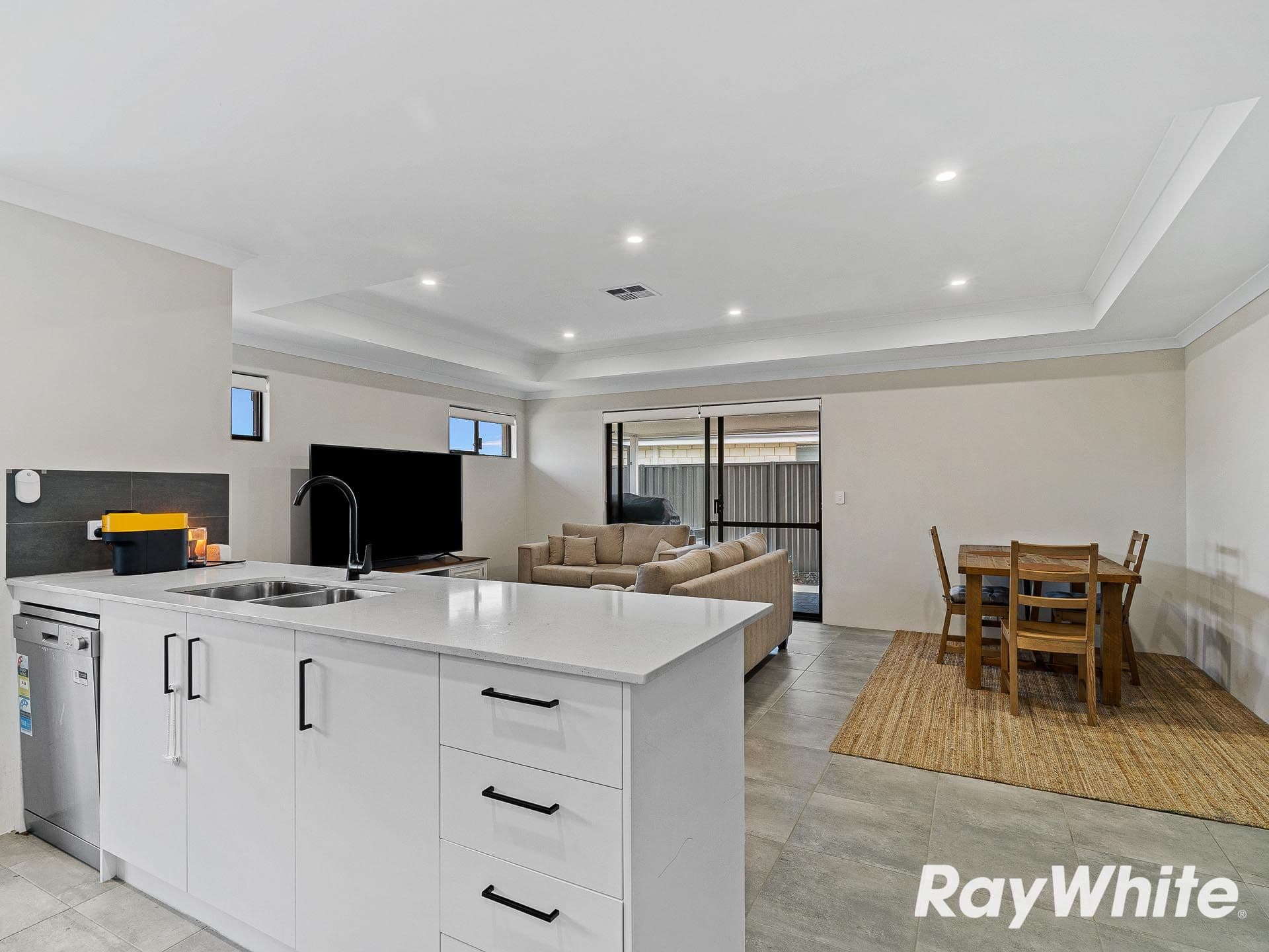 122 Lakewood Parkway, Coodanup WA 6210, Coodanup - Thumbnail 3