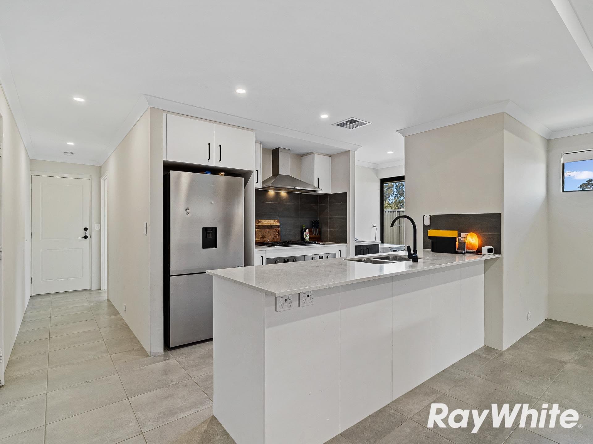 122 Lakewood Parkway, Coodanup WA 6210, Coodanup - Thumbnail 4