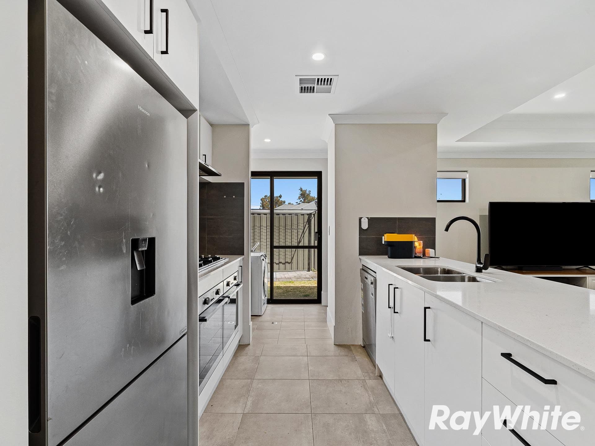 122 Lakewood Parkway, Coodanup WA 6210, Coodanup - Thumbnail 5
