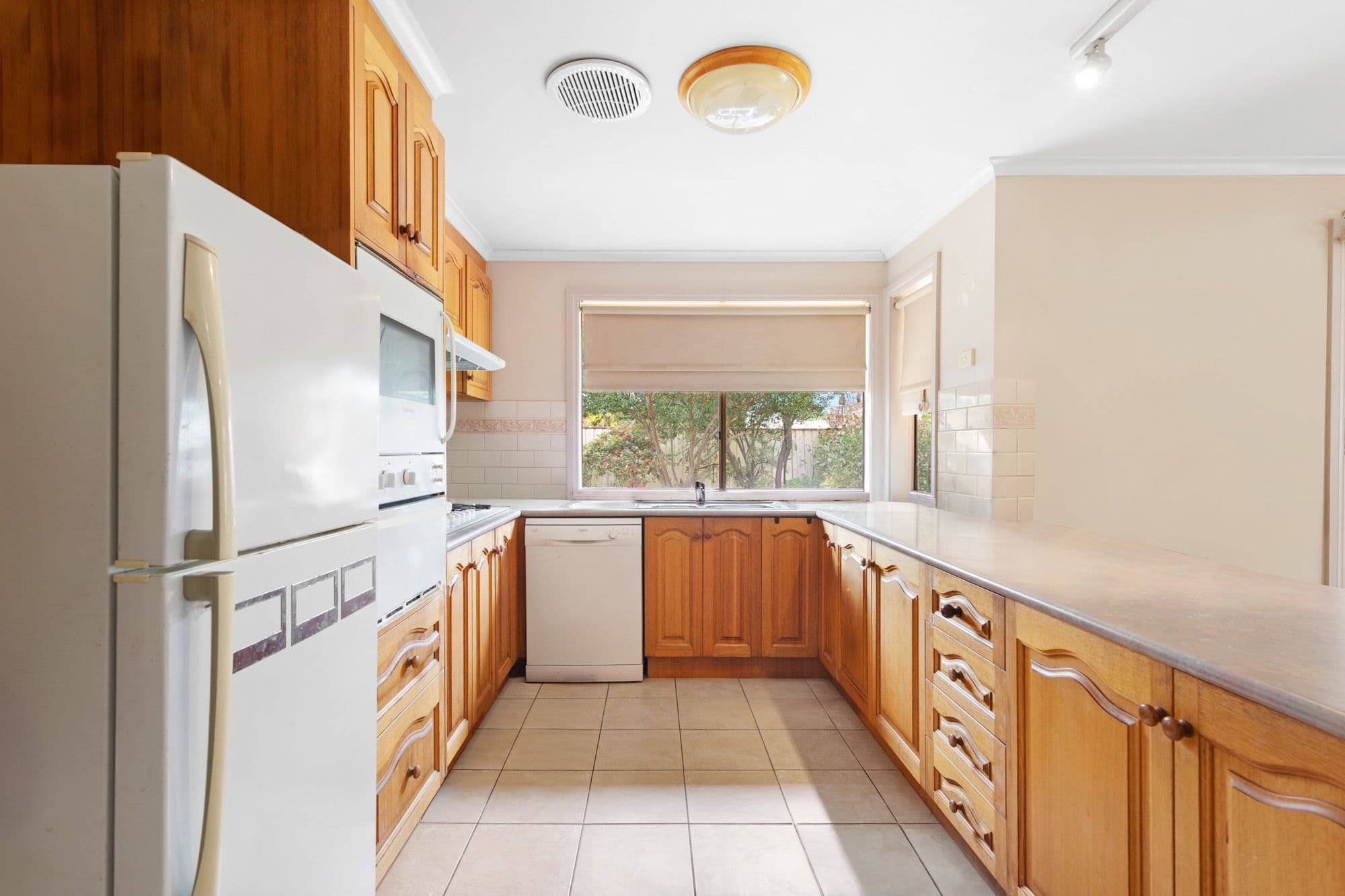 52 Hopetoun Road, Werribee VIC 3030, Werribee - Thumbnail 2