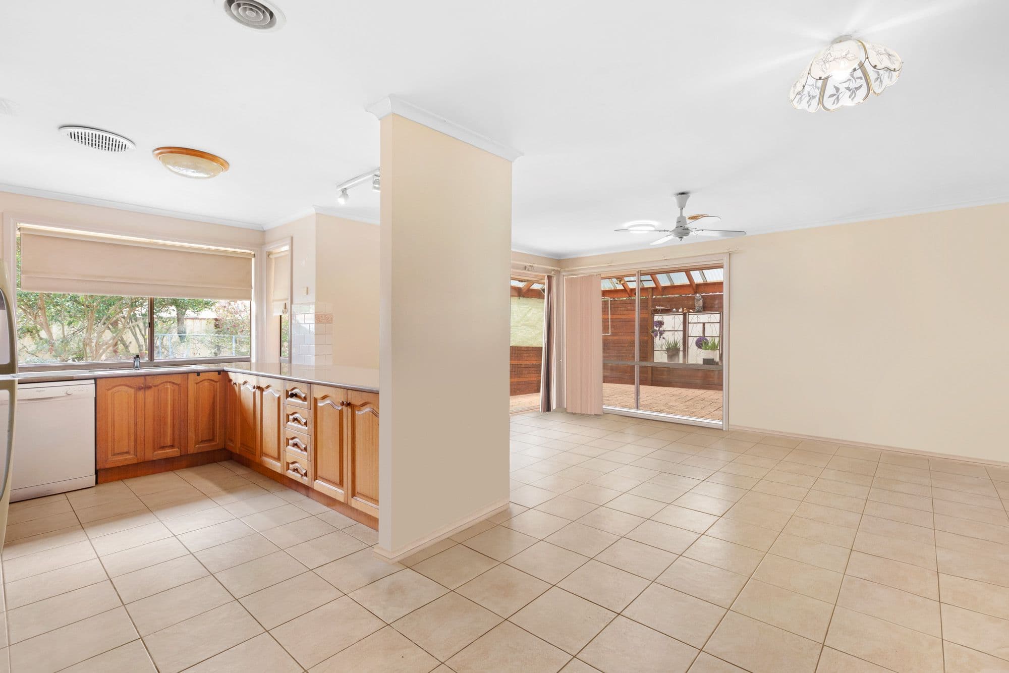 52 Hopetoun Road, Werribee VIC 3030, Werribee - Thumbnail 4