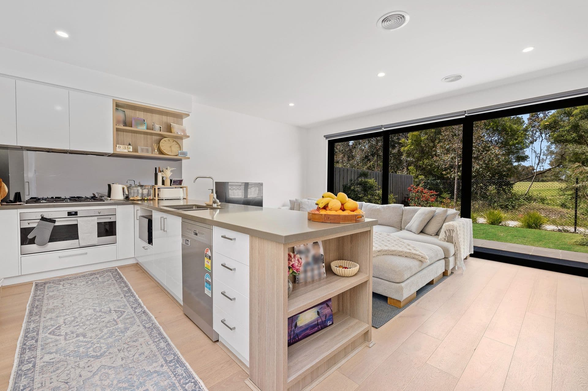 5 Ritz View, Cranbourne North VIC 3977, Cranbourne North - Thumbnail 2