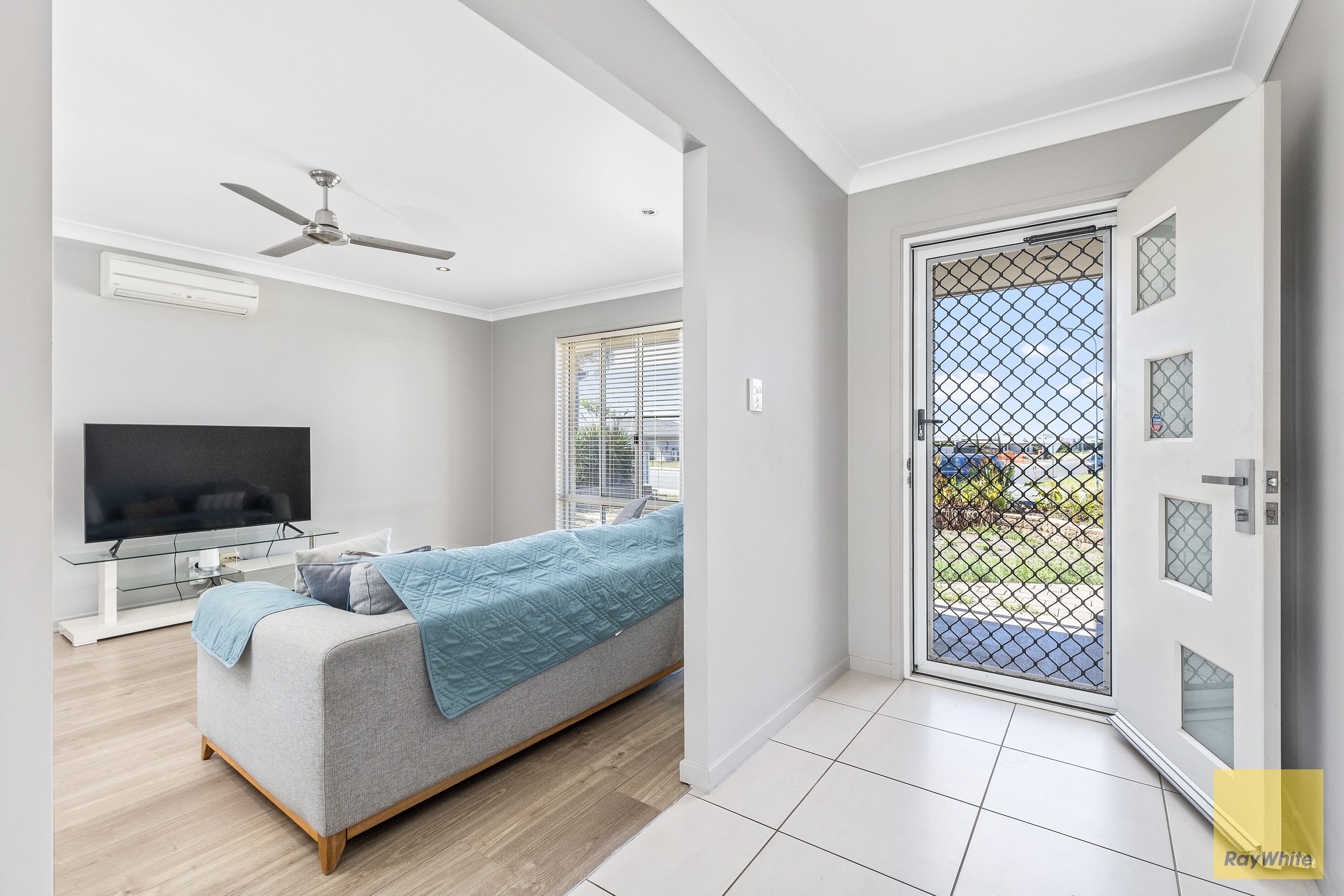 42 Mayfair Drive, Emerald QLD 4720, Emerald - Thumbnail 4