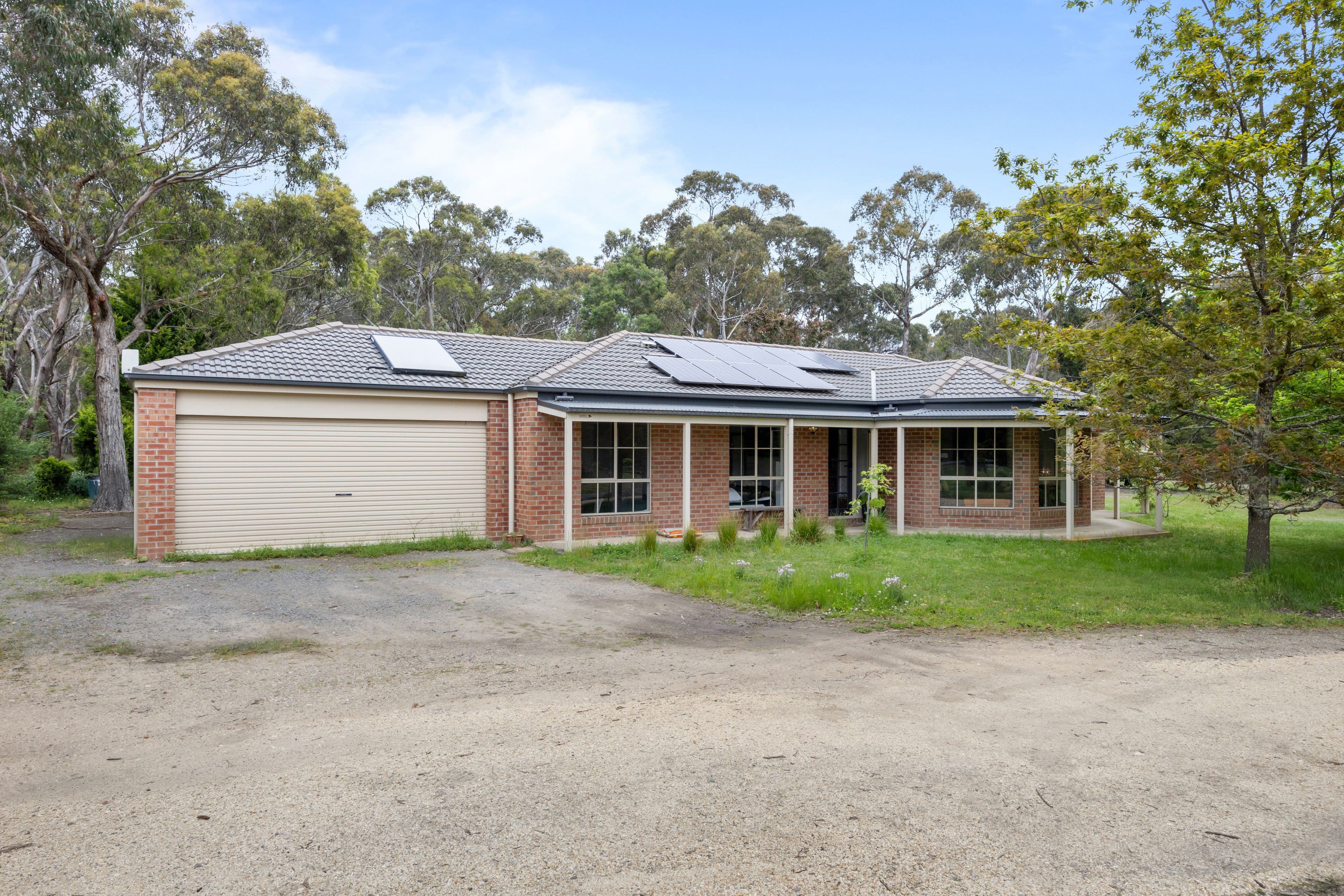 19 Victoria Road, Scarsdale VIC 3351, Scarsdale - Thumbnail 2