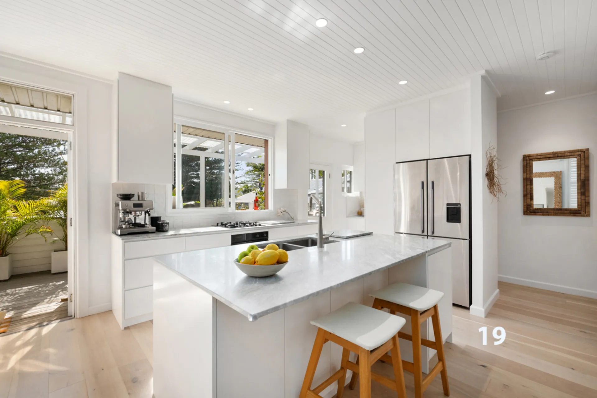 19 Watkins Road, Avalon Beach, NSW, Avalon Beach - Thumbnail 3