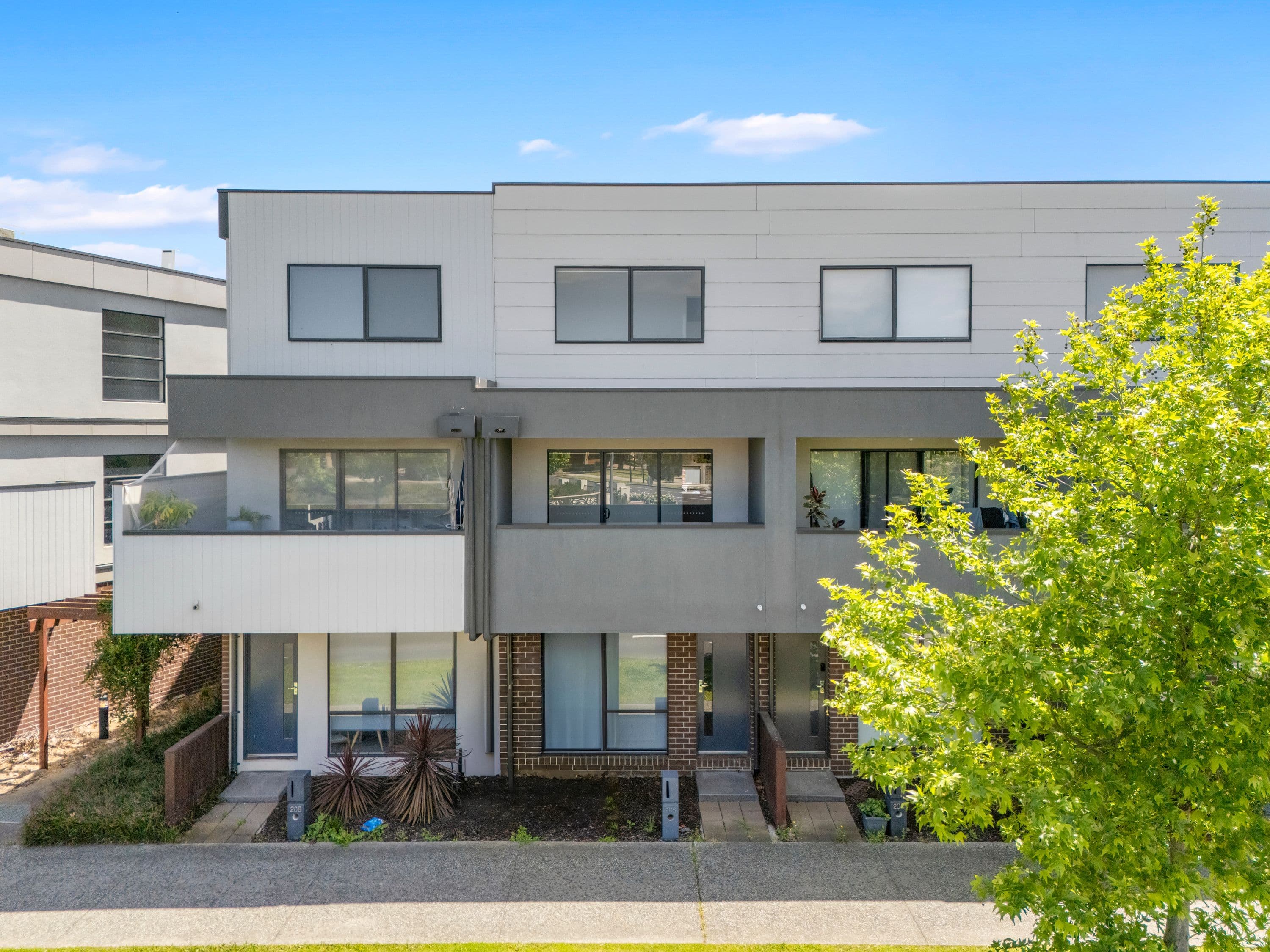 206 Henry Road, Pakenham VIC 3810, Pakenham - Thumbnail 2