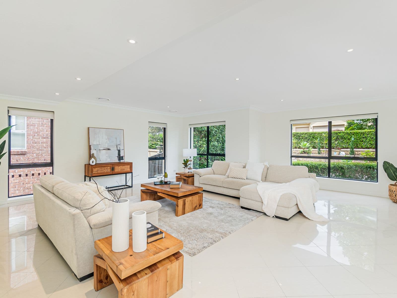 21 Applecross Avenue, Castle Hill - Thumbnail 2