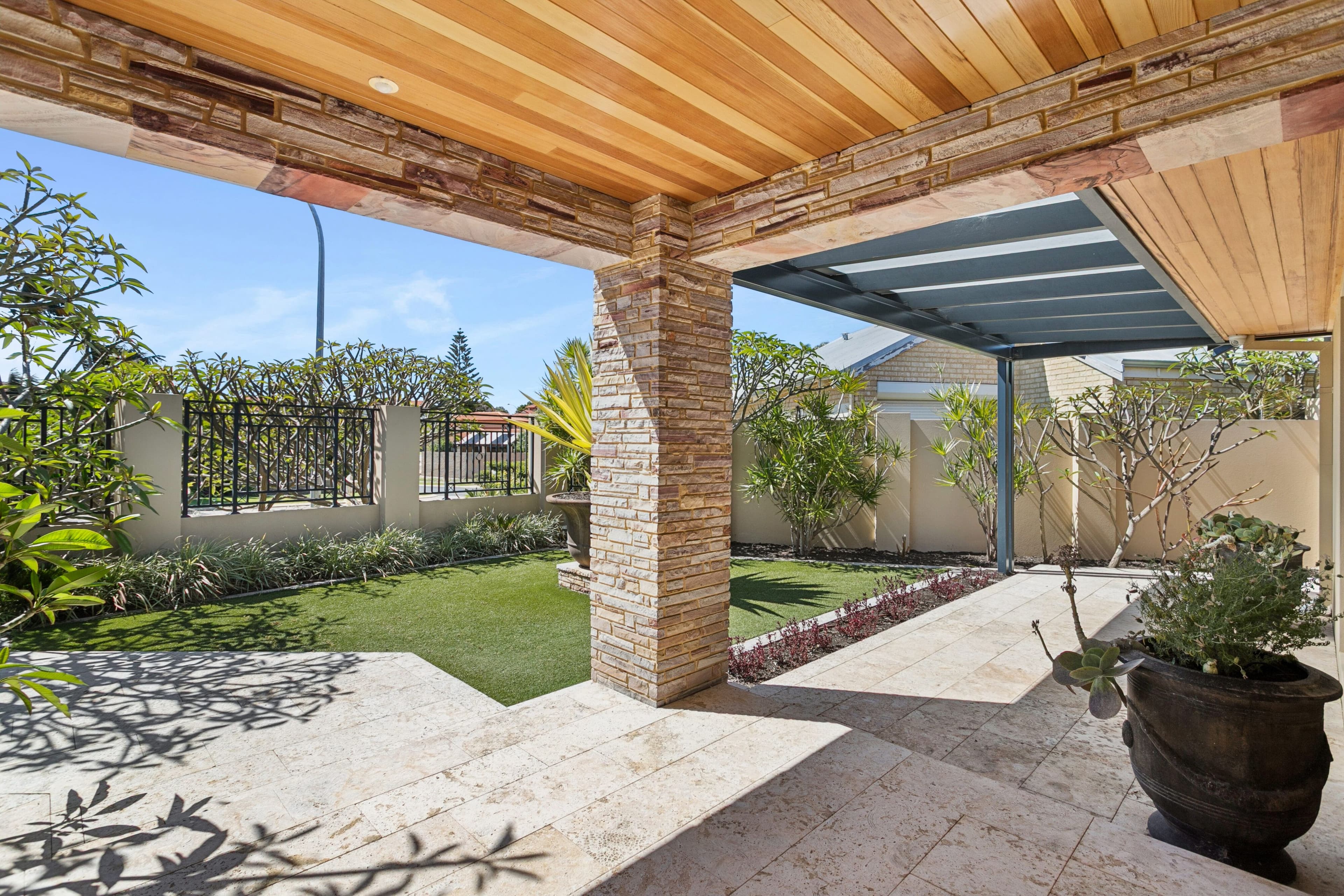 3 Shark Court, Sorrento WA 6020, Sorrento - Thumbnail 2