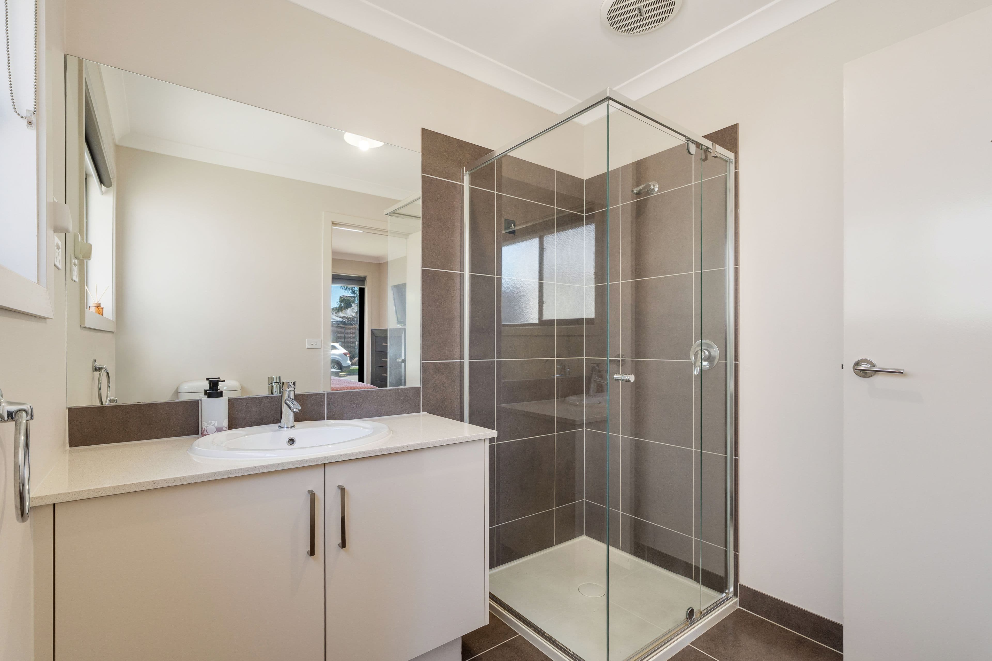 24 Albion Crescent, Mickleham VIC 3064, Mickleham - Thumbnail 3