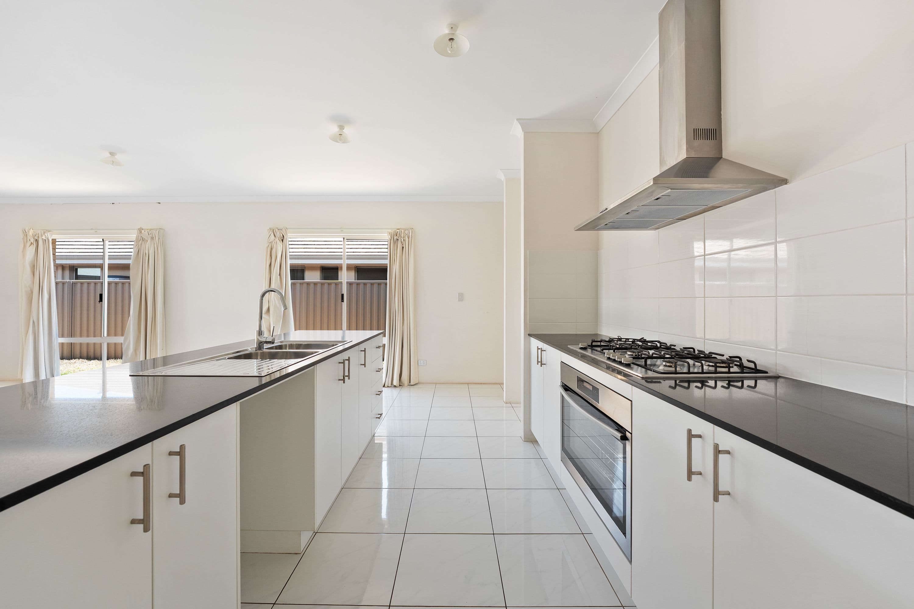 16 Furnivall Parade, Baldivis WA 6171, Baldivis - Thumbnail 3