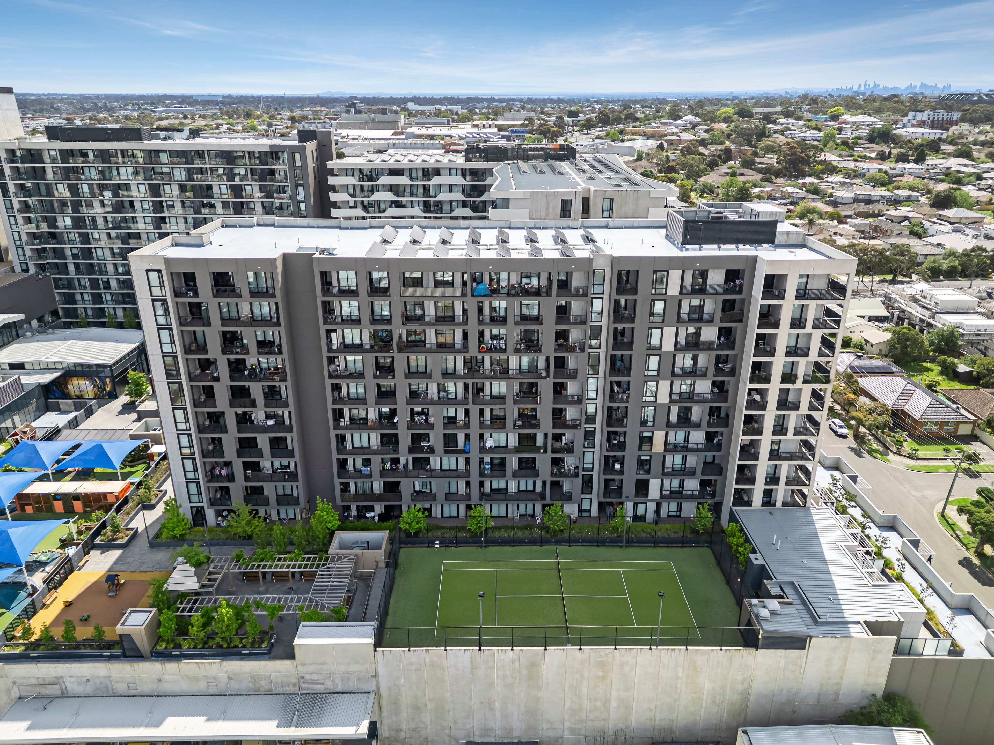 261 The Esplanade, Torquay - Image 1