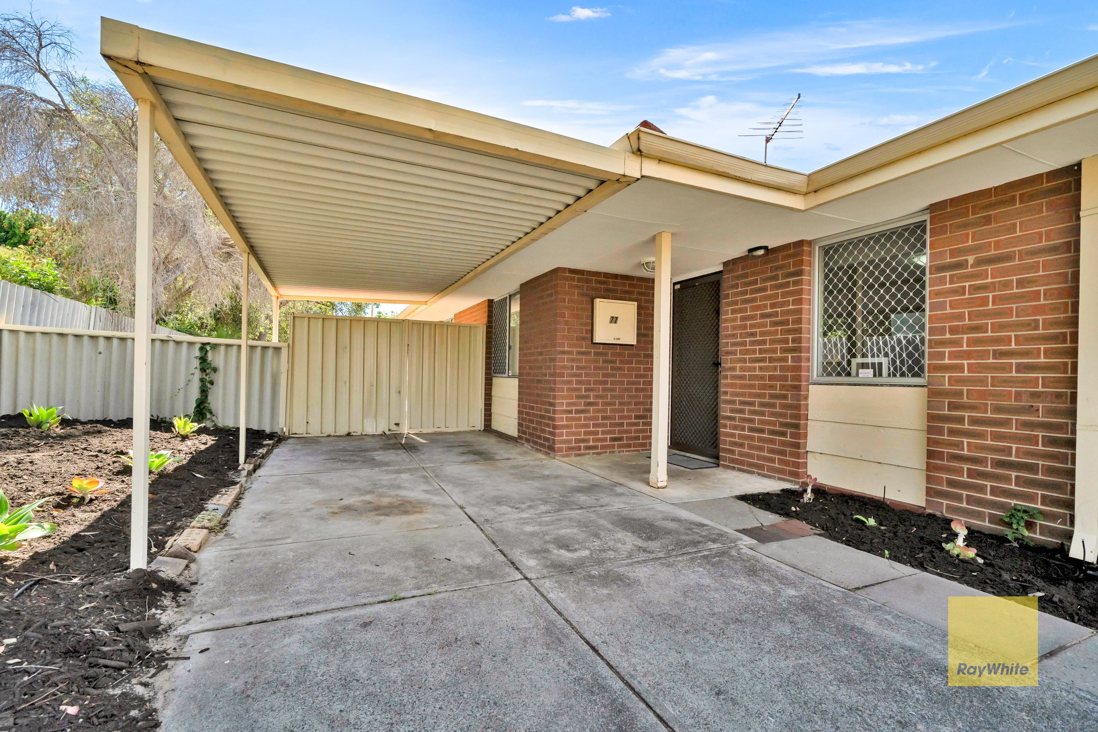 77 Amberton Avenue, Girrawheen WA 6064, Girrawheen - Thumbnail 4