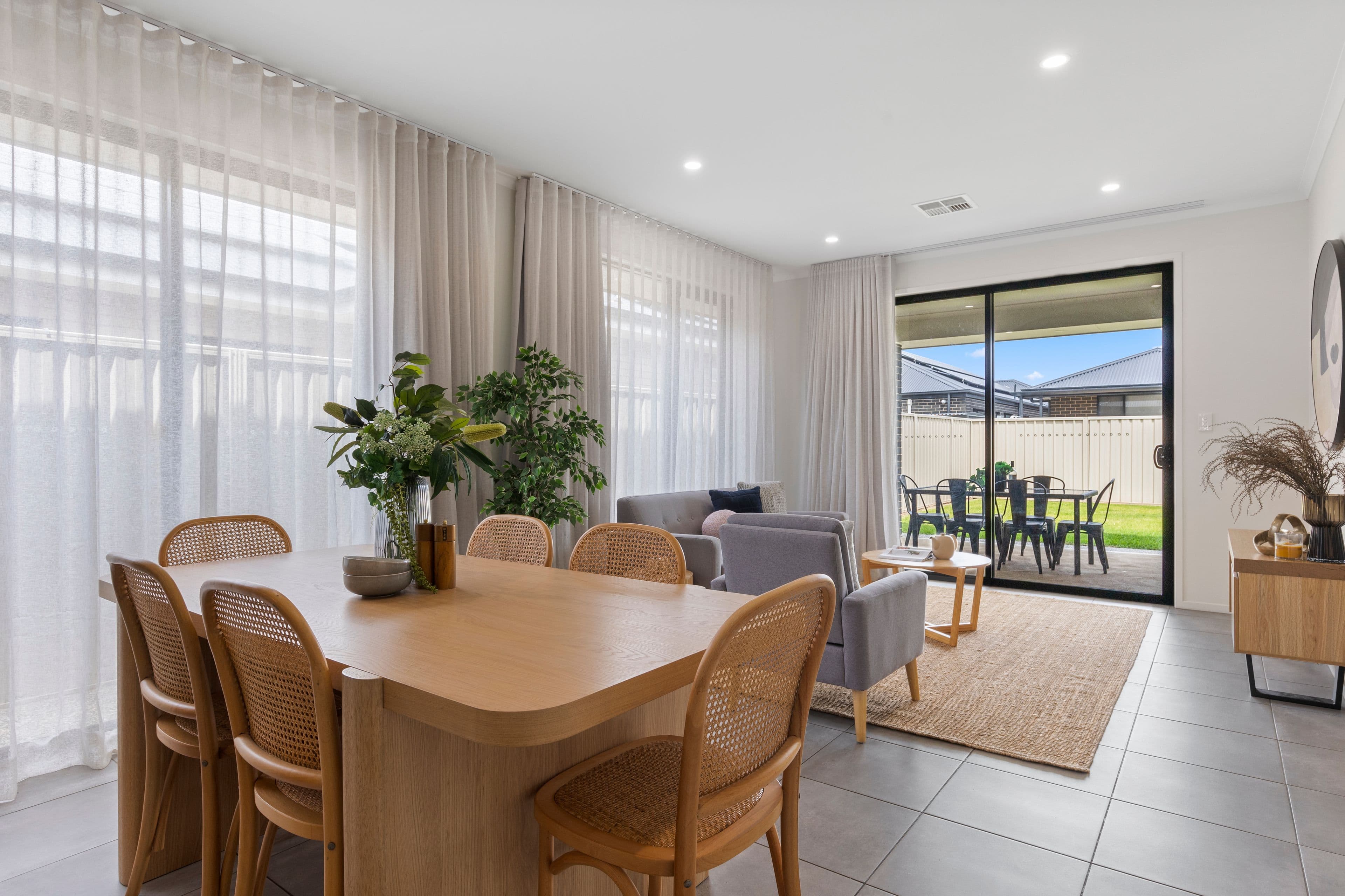 33 Noble Circuit, ONKAPARINGA HEIGHTS SA 5163, Onkaparinga Heights - Thumbnail 2