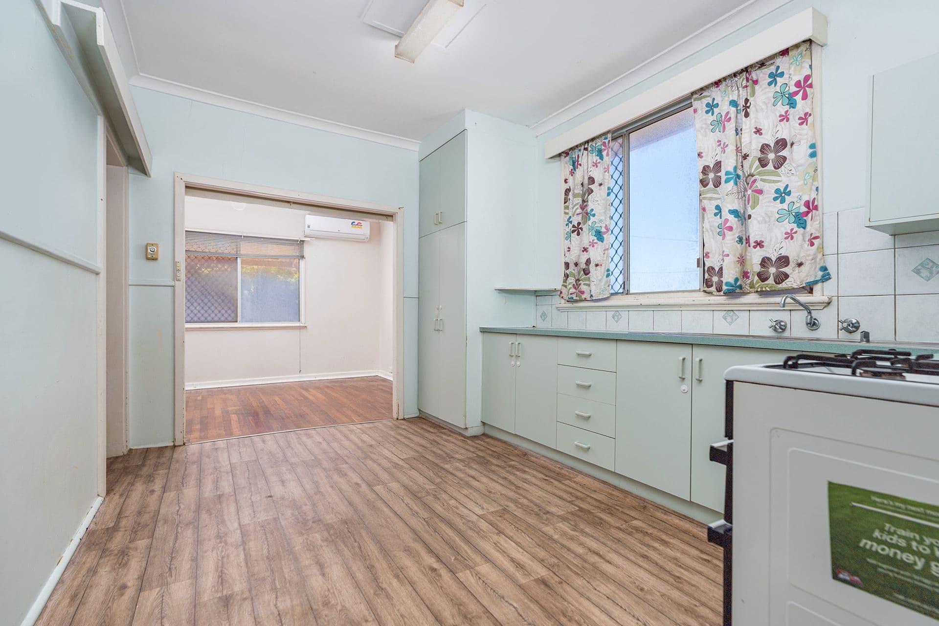 6 Whitfield Street, Beachlands WA 6530, Beachlands - Thumbnail 4