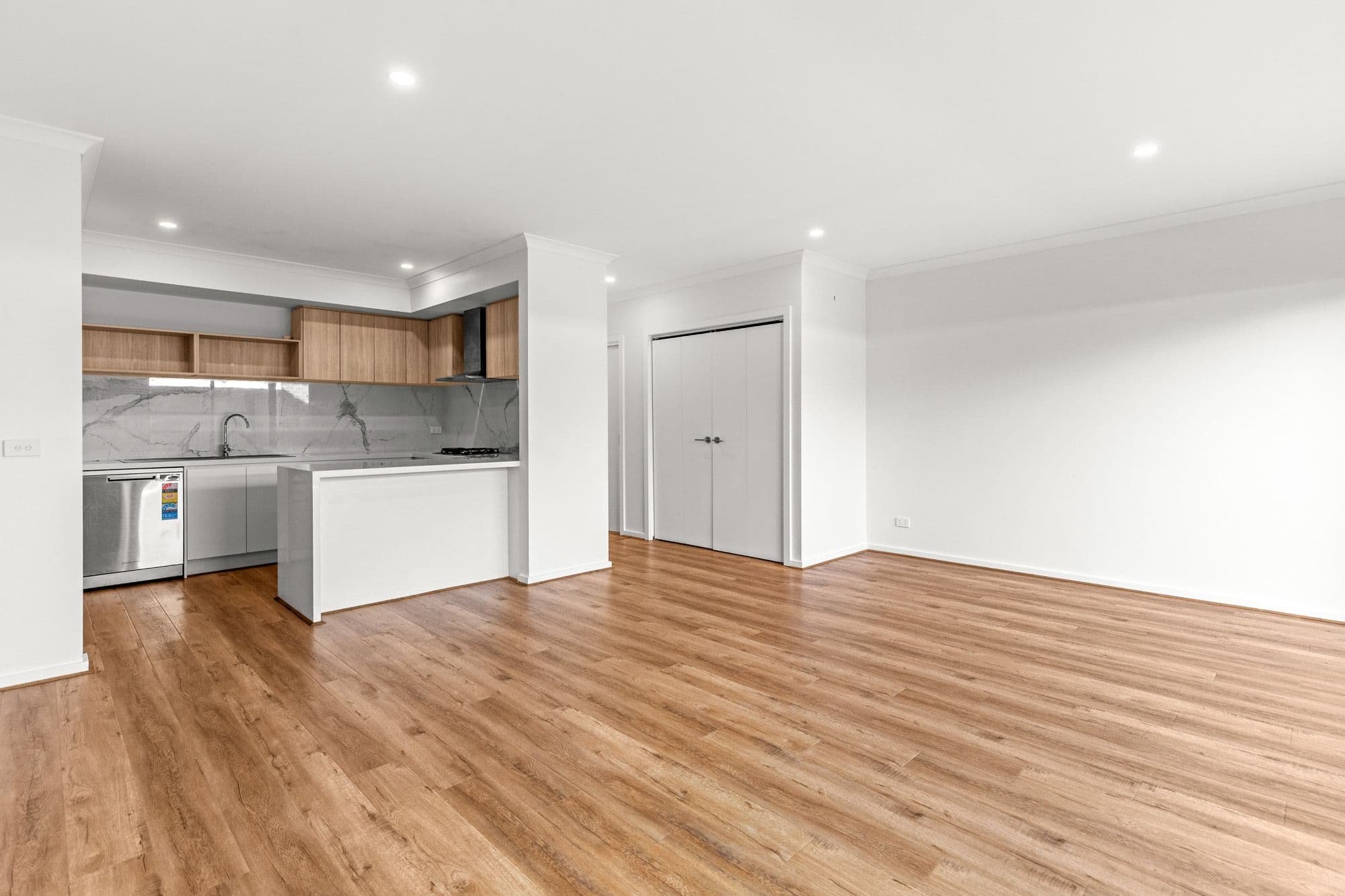 10 Pendower Way, Werribee VIC 3030, Werribee - Thumbnail 4