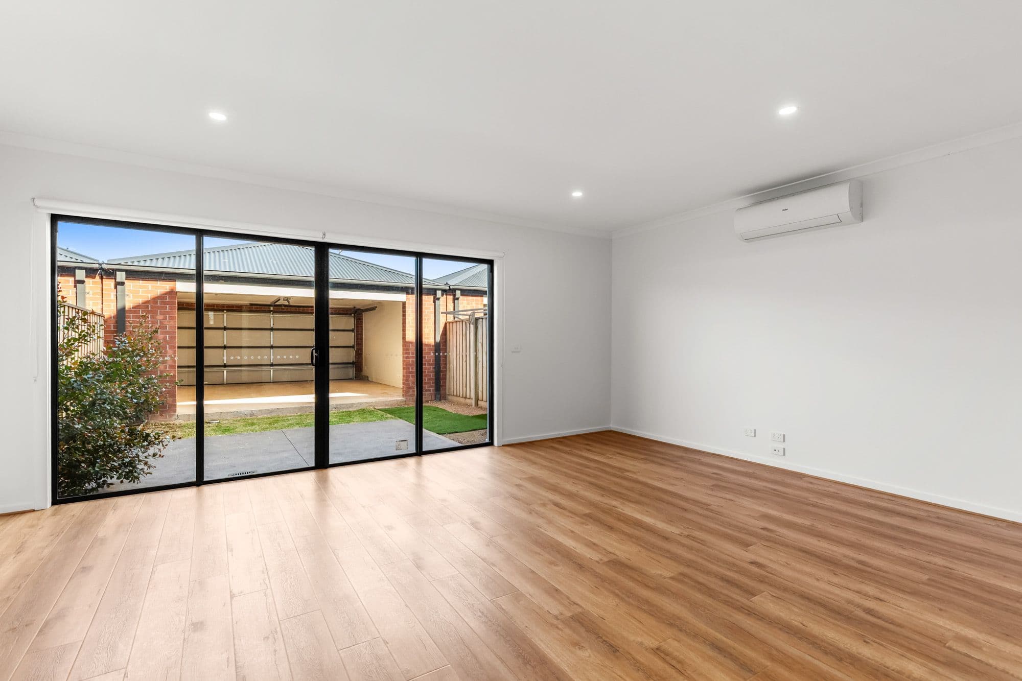 10 Pendower Way, Werribee VIC 3030, Werribee - Thumbnail 5