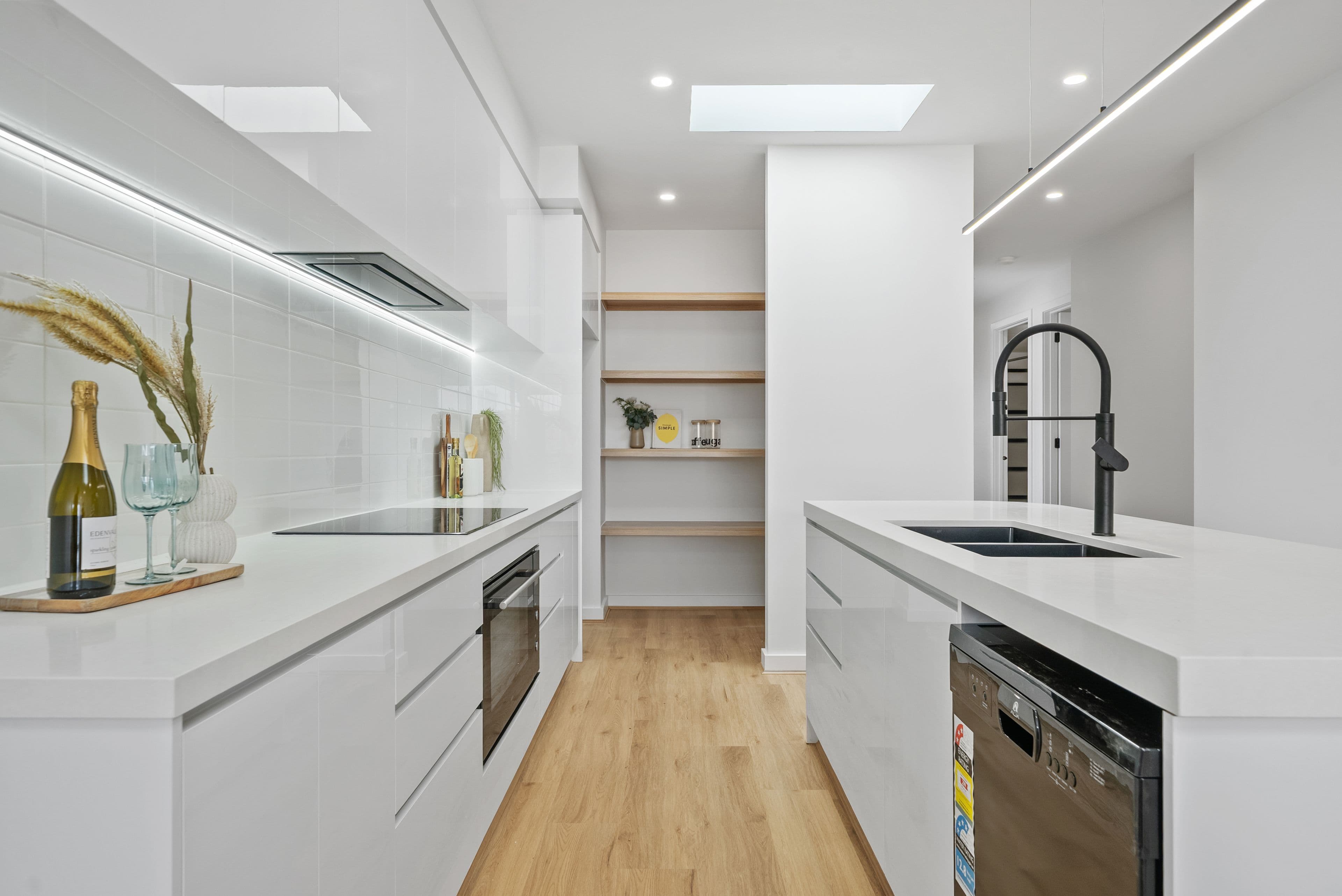 6 Issans Street, Wollert VIC 3750, Wollert - Thumbnail 4
