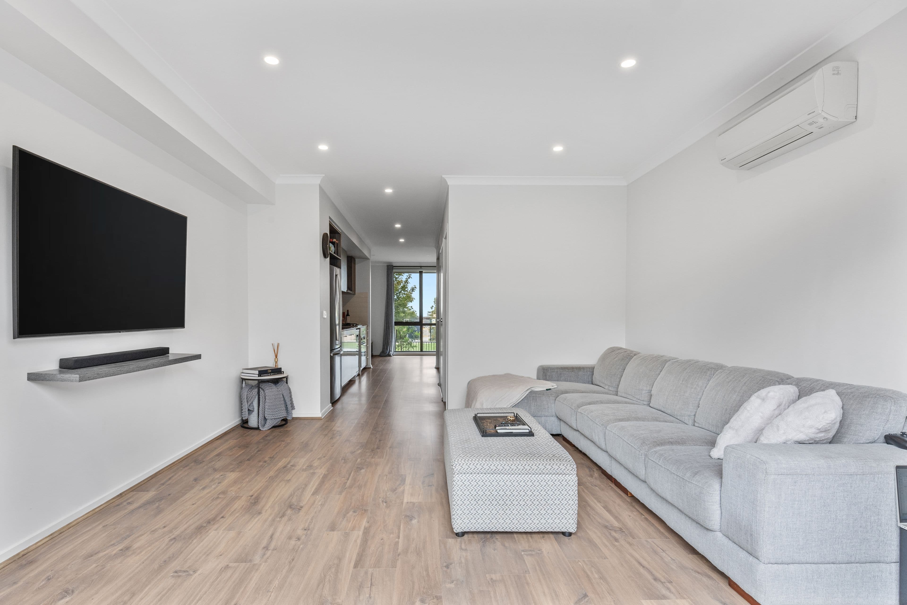 28 Macedon Parade, Wollert VIC 3750, Wollert - Thumbnail 2