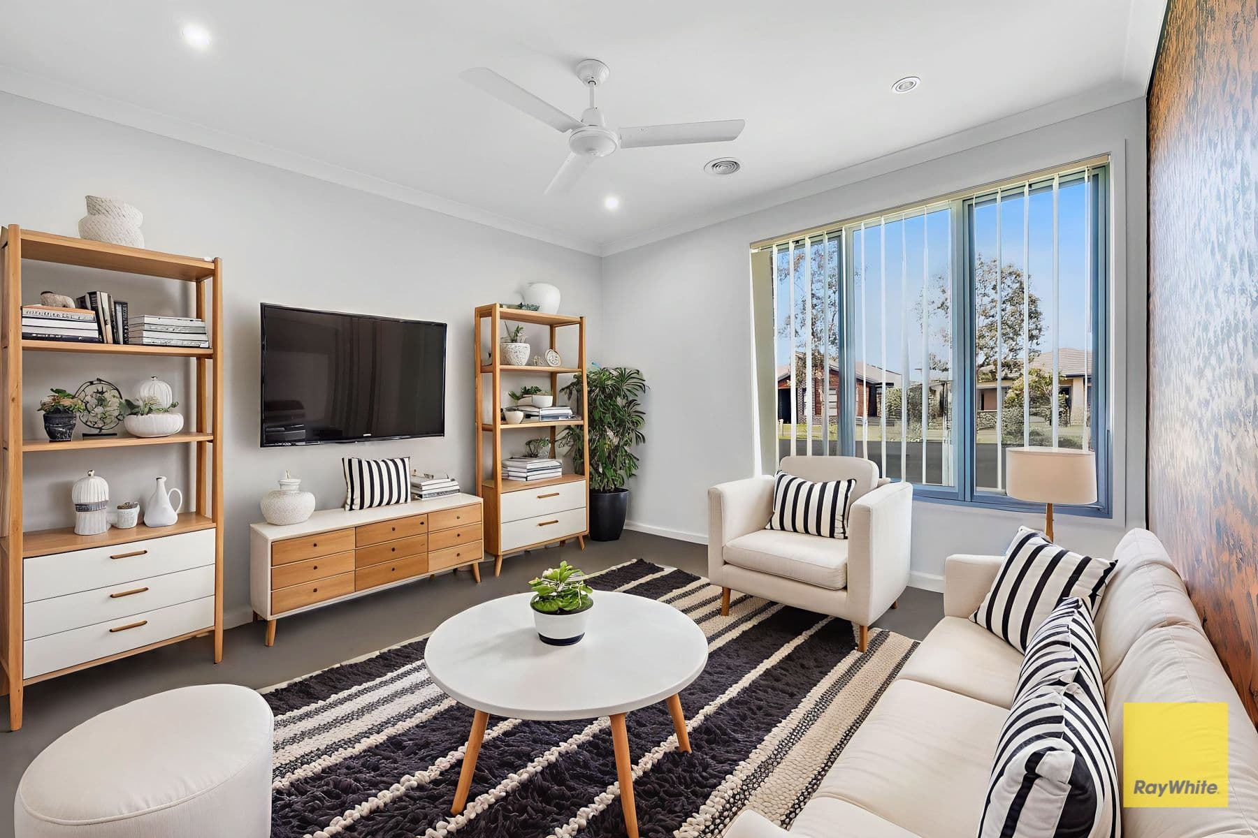 35 Westonbury Drive, Truganina VIC 3029, Truganina - Thumbnail 2
