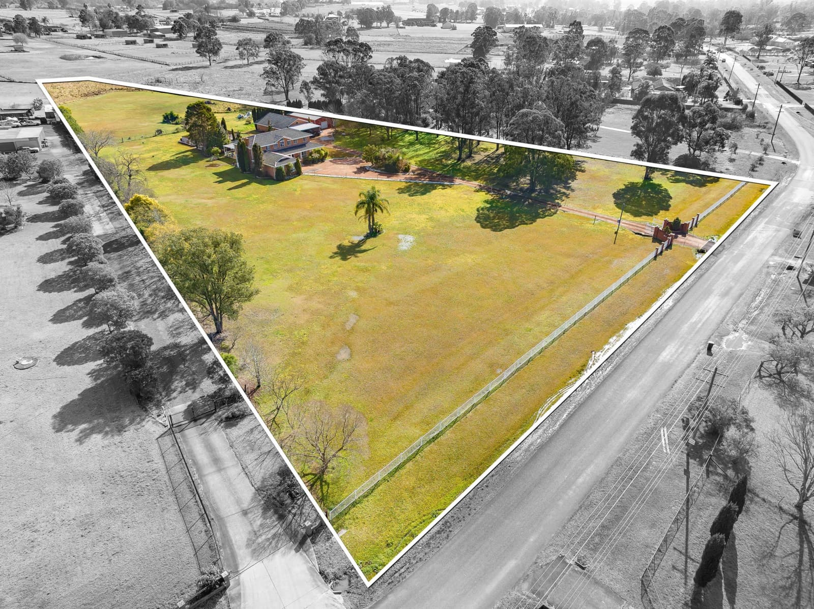 79 Kelvin Park Drive, BRADFIELD, Bringelly - Thumbnail 2