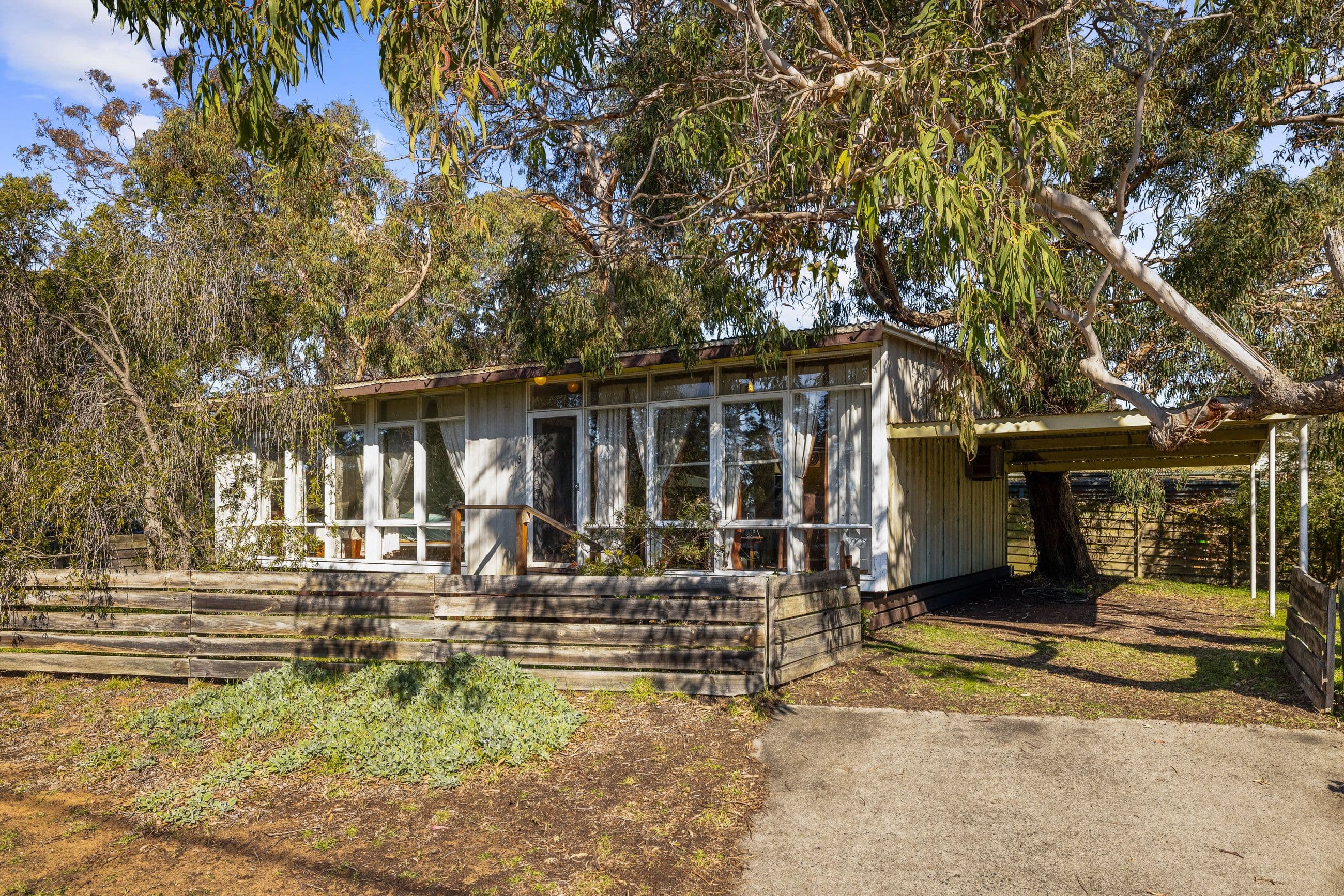 18 Broughton Avenue, Cowes VIC 3922, Cowes - Thumbnail 2