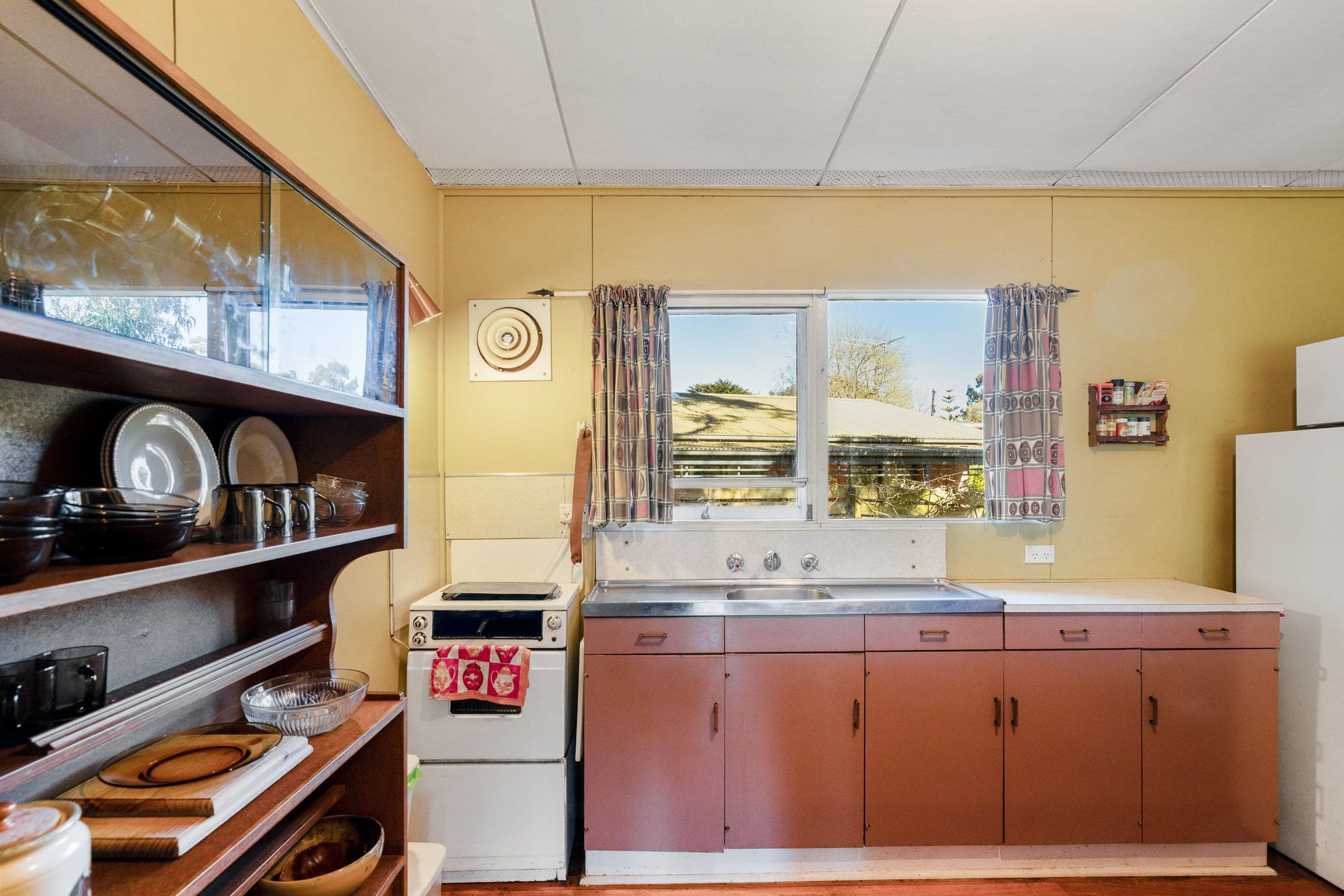 18 Broughton Avenue, Cowes VIC 3922, Cowes - Thumbnail 5