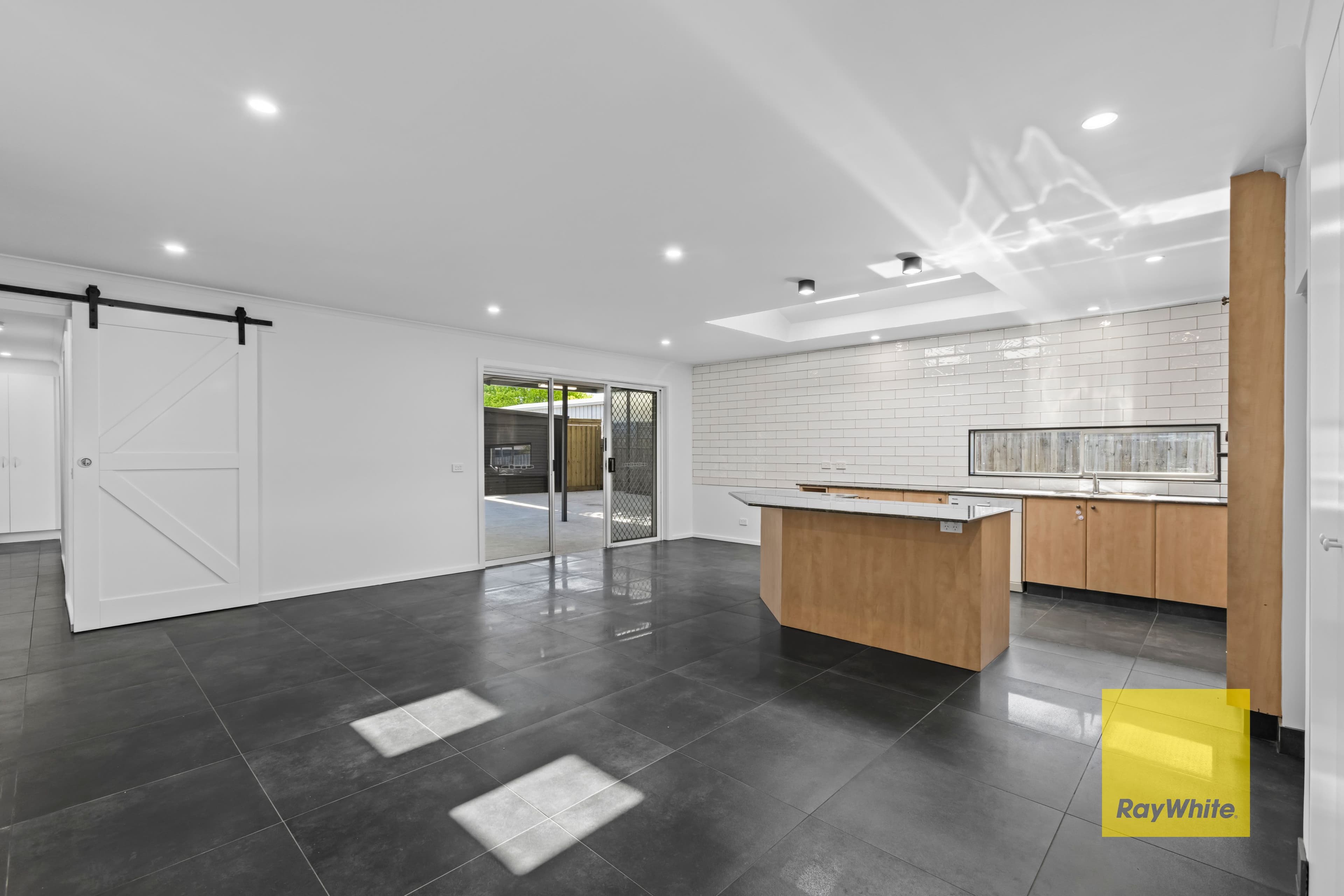 11 Griffith Street, Grovedale VIC 3216, Grovedale - Thumbnail 4
