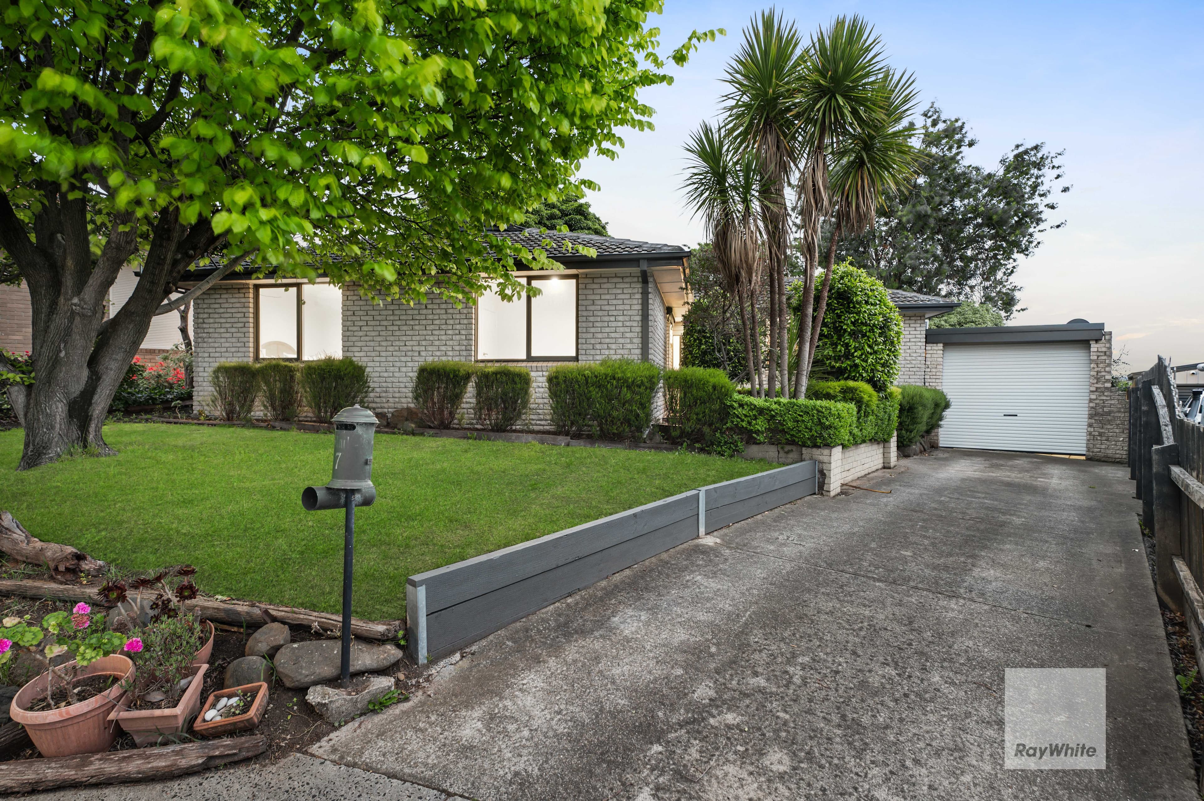 7 Dalton Place, Gladstone Park VIC 3043, Gladstone Park - Image 1