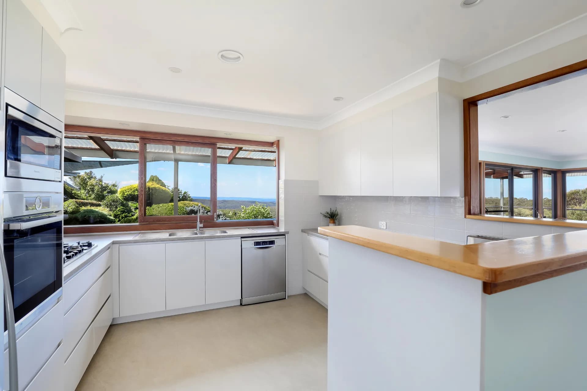 23 Farnham Avenue, Wentworth Falls, NSW, Wentworth Falls - Thumbnail 3