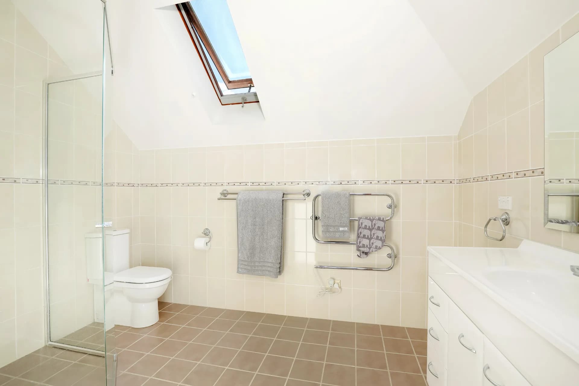 23 Farnham Avenue, Wentworth Falls, NSW, Wentworth Falls - Thumbnail 7