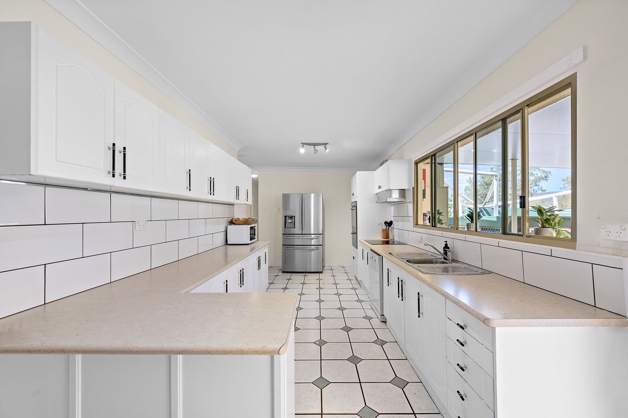 1551 Dawson Highway, Burua QLD 4680, Burua - Thumbnail 7