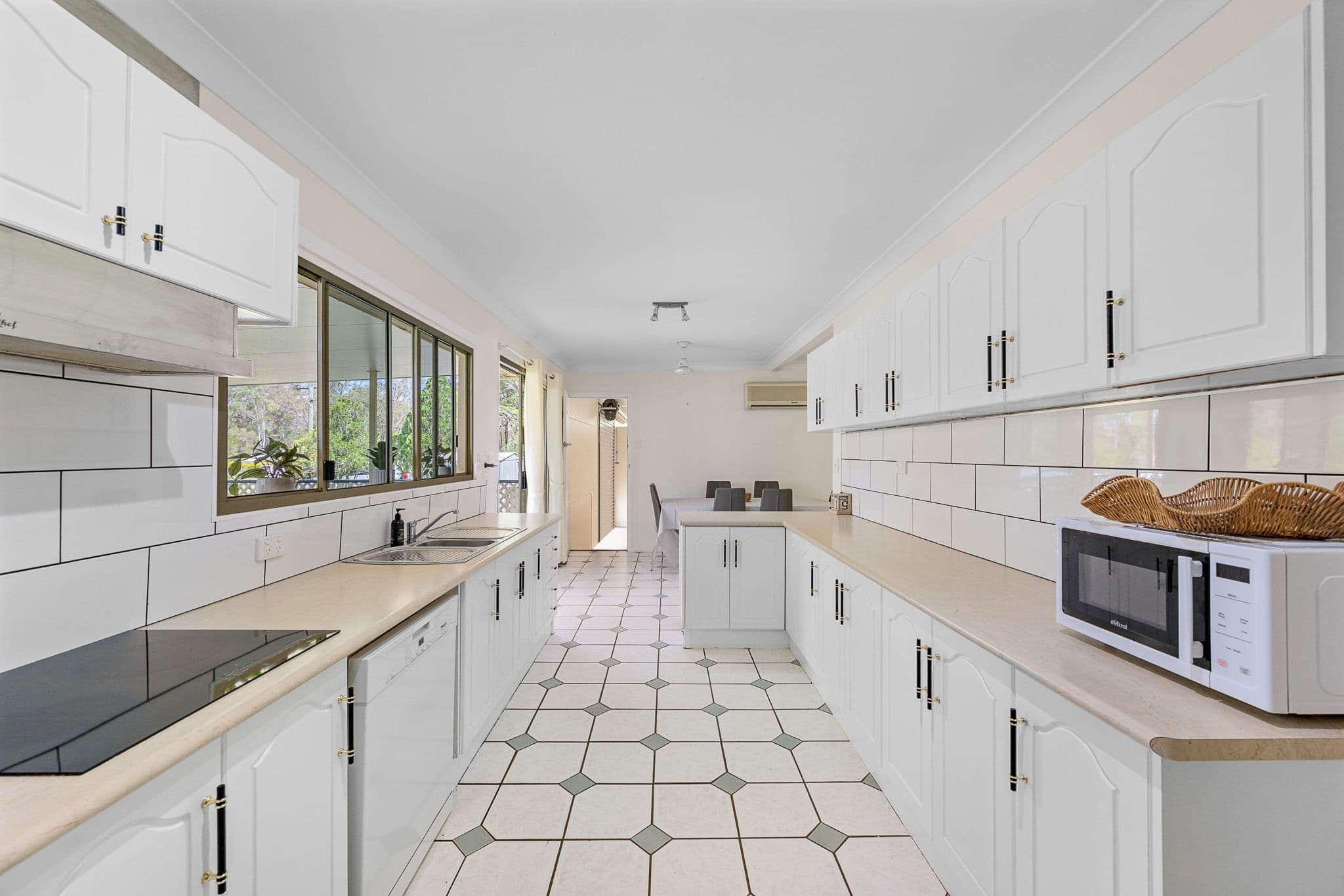 1551 Dawson Highway, Burua QLD 4680, Burua - Thumbnail 8